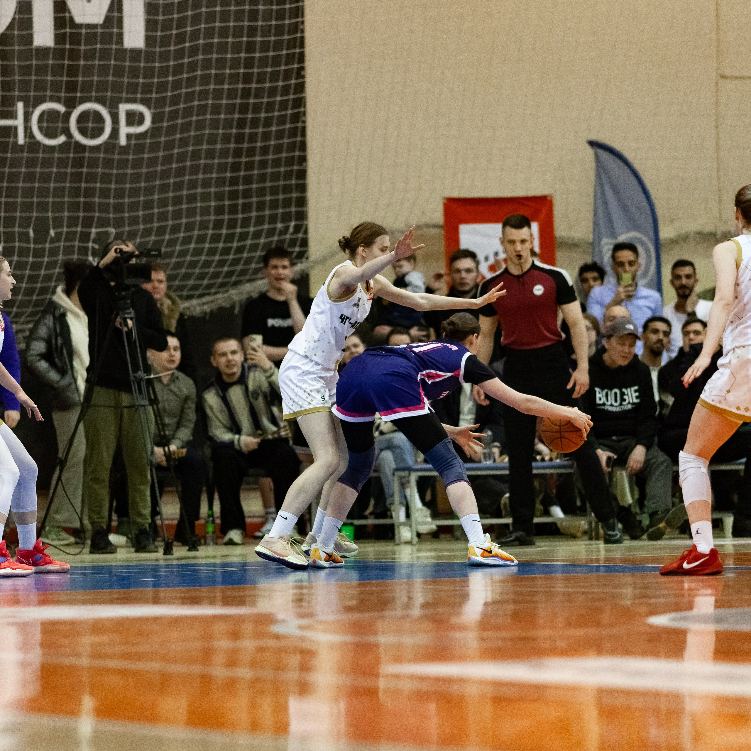 ЧГУ-Атланта — Металлург 3 игра. Фотография