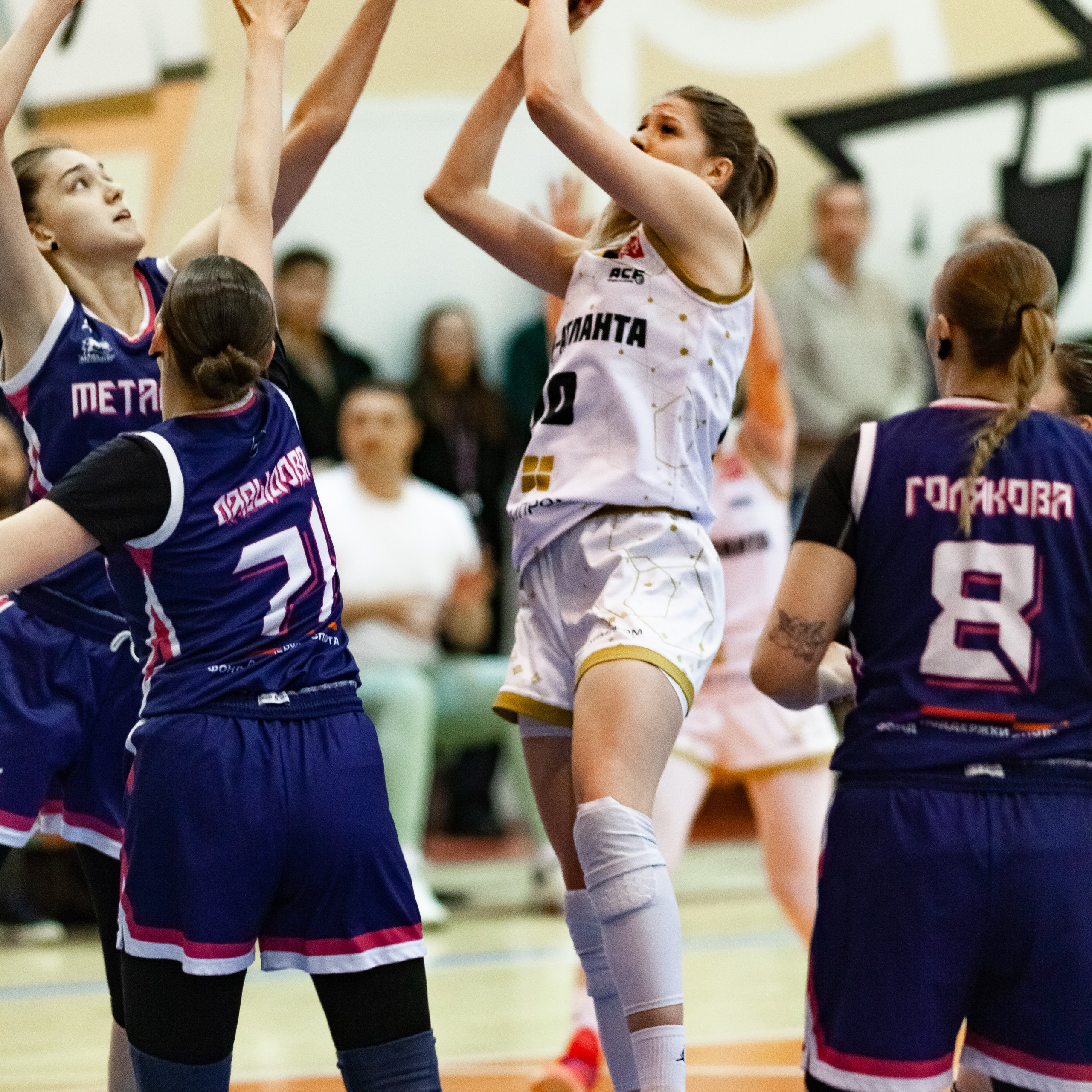 ЧГУ-Атланта — Металлург 3 игра. Фотография