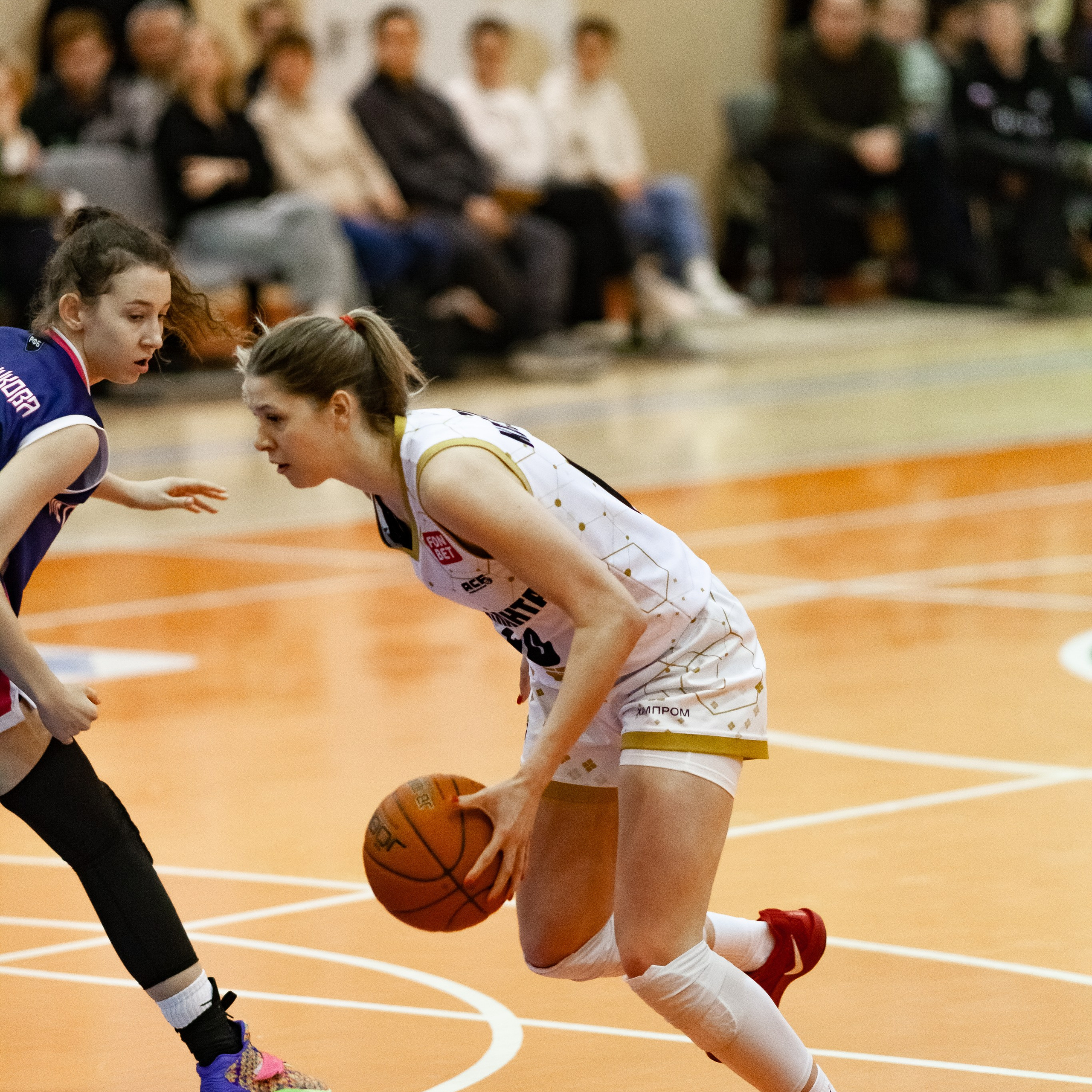 ЧГУ-Атланта — Металлург 3 игра. Фотография