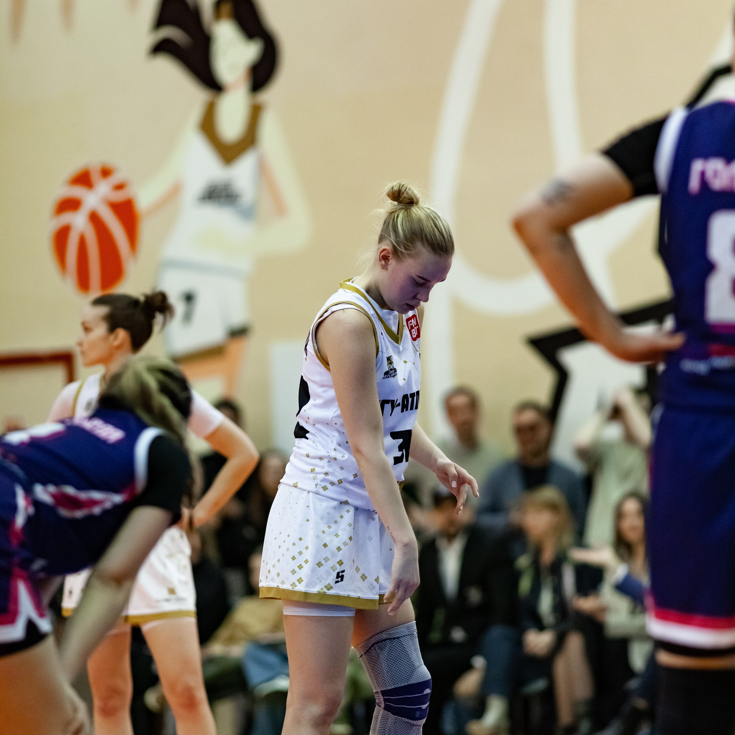 ЧГУ-Атланта — Металлург 3 игра. Фотография