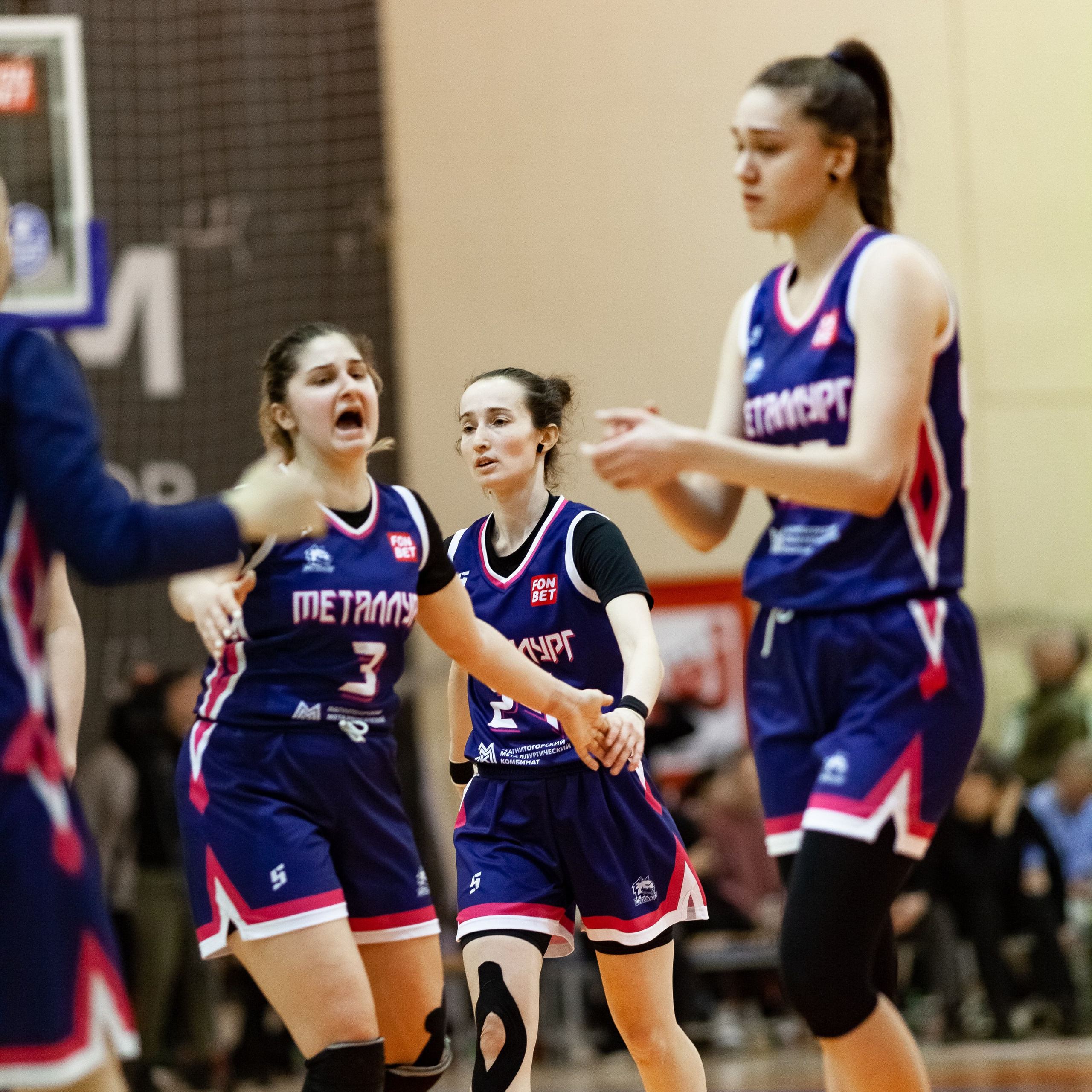 ЧГУ-Атланта — Металлург 3 игра. Фотография