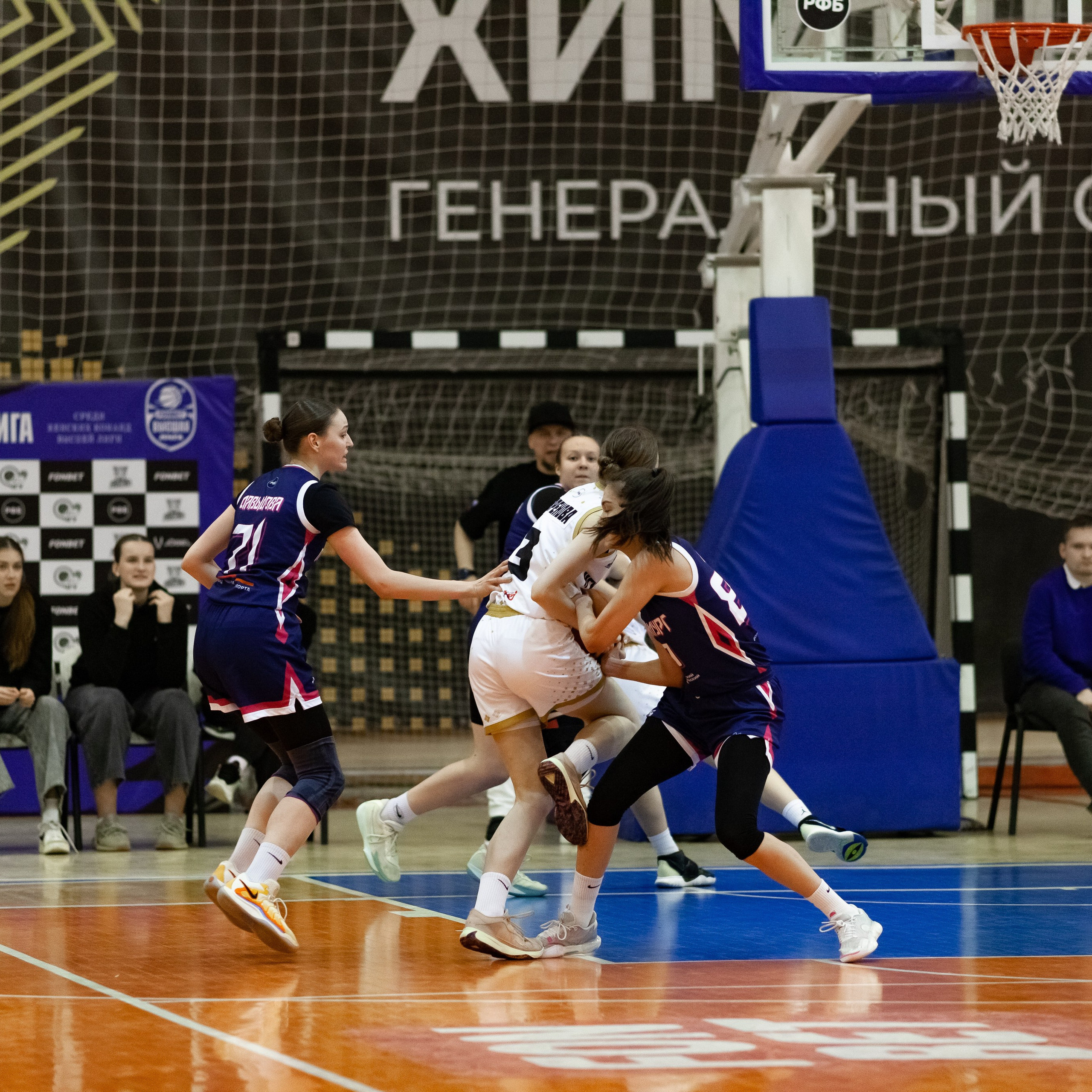 ЧГУ-Атланта — Металлург 3 игра. Фотография