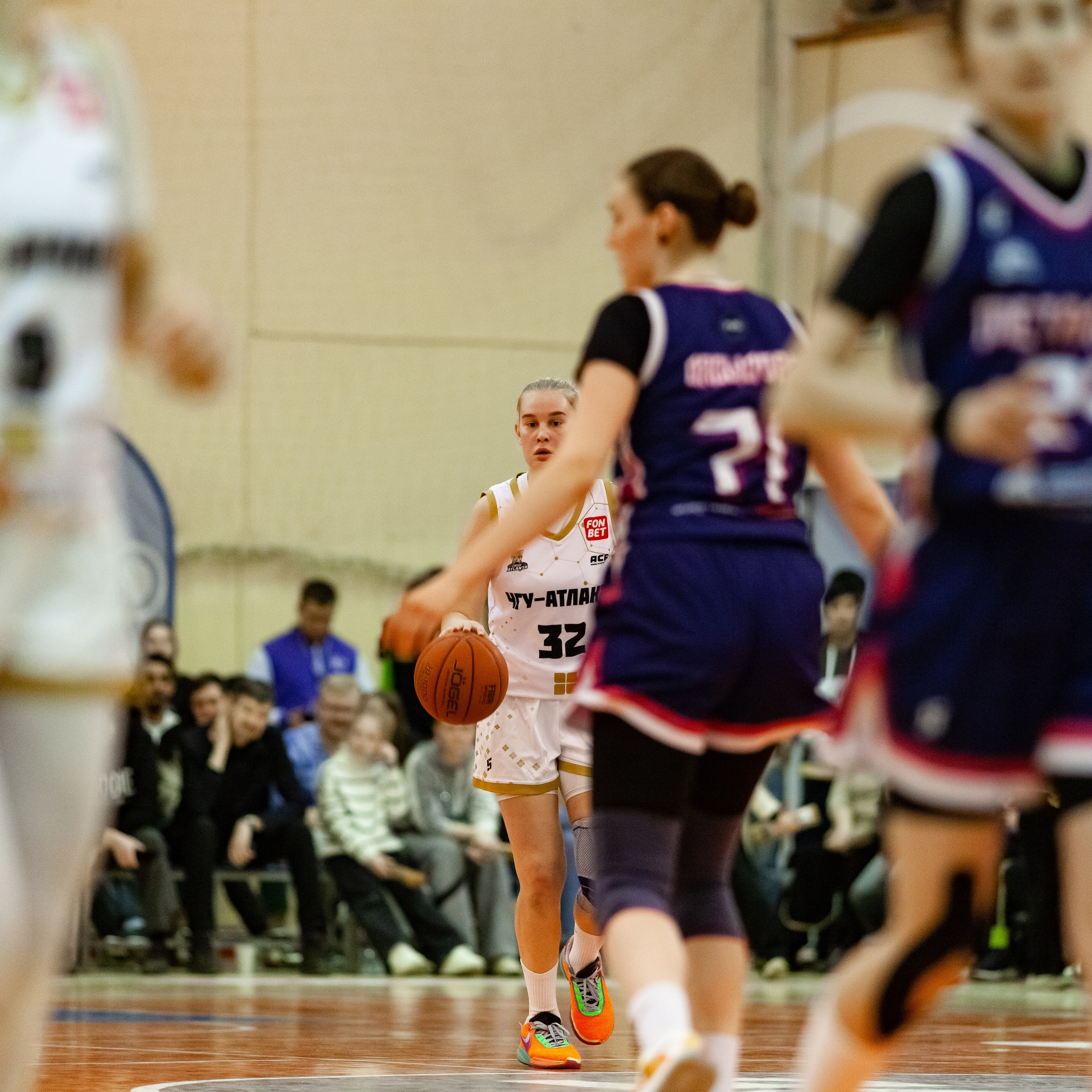 ЧГУ-Атланта — Металлург 3 игра. Фотография