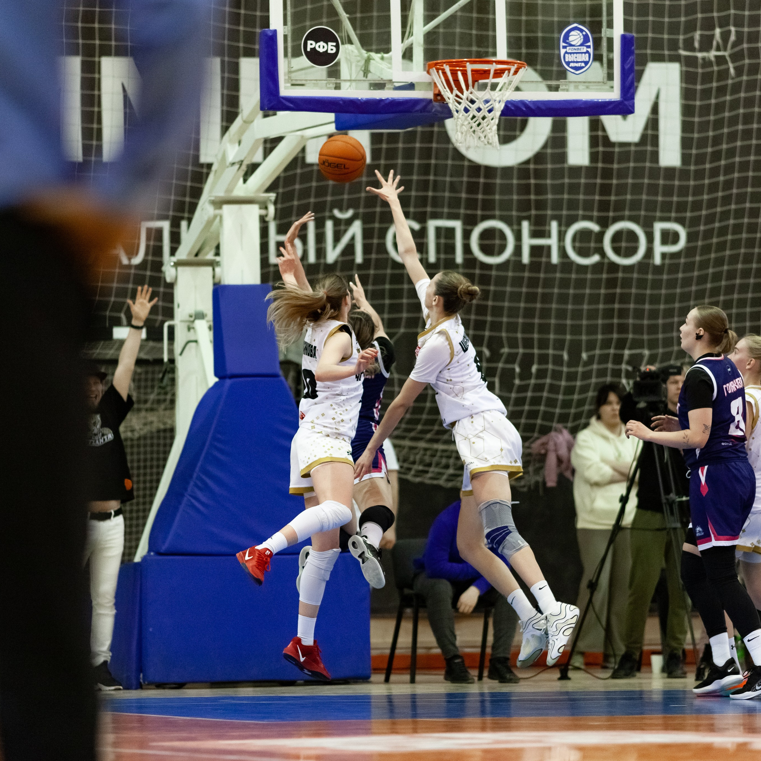 ЧГУ-Атланта — Металлург 3 игра. Фотография