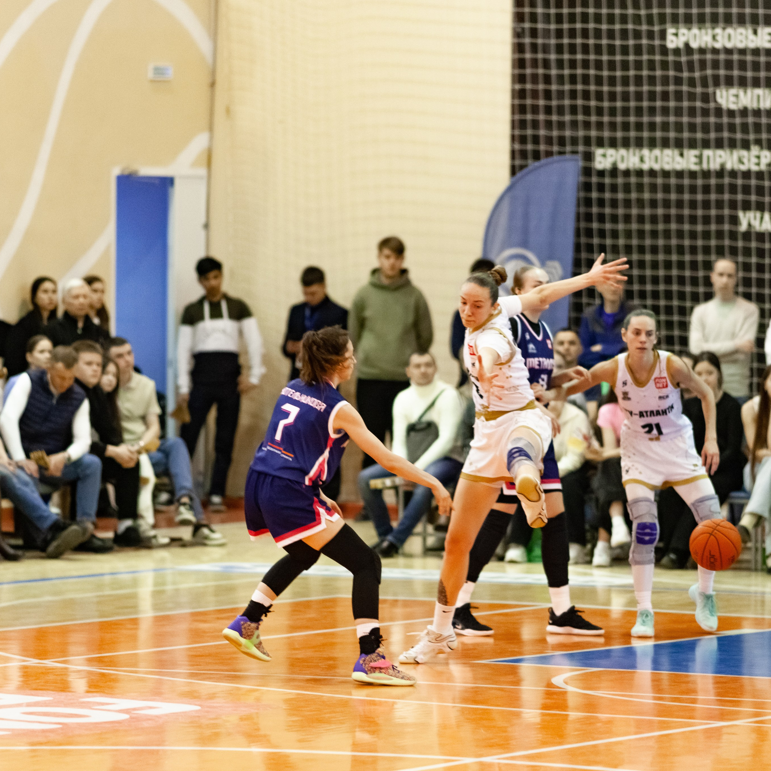 ЧГУ-Атланта — Металлург 3 игра. Фотография