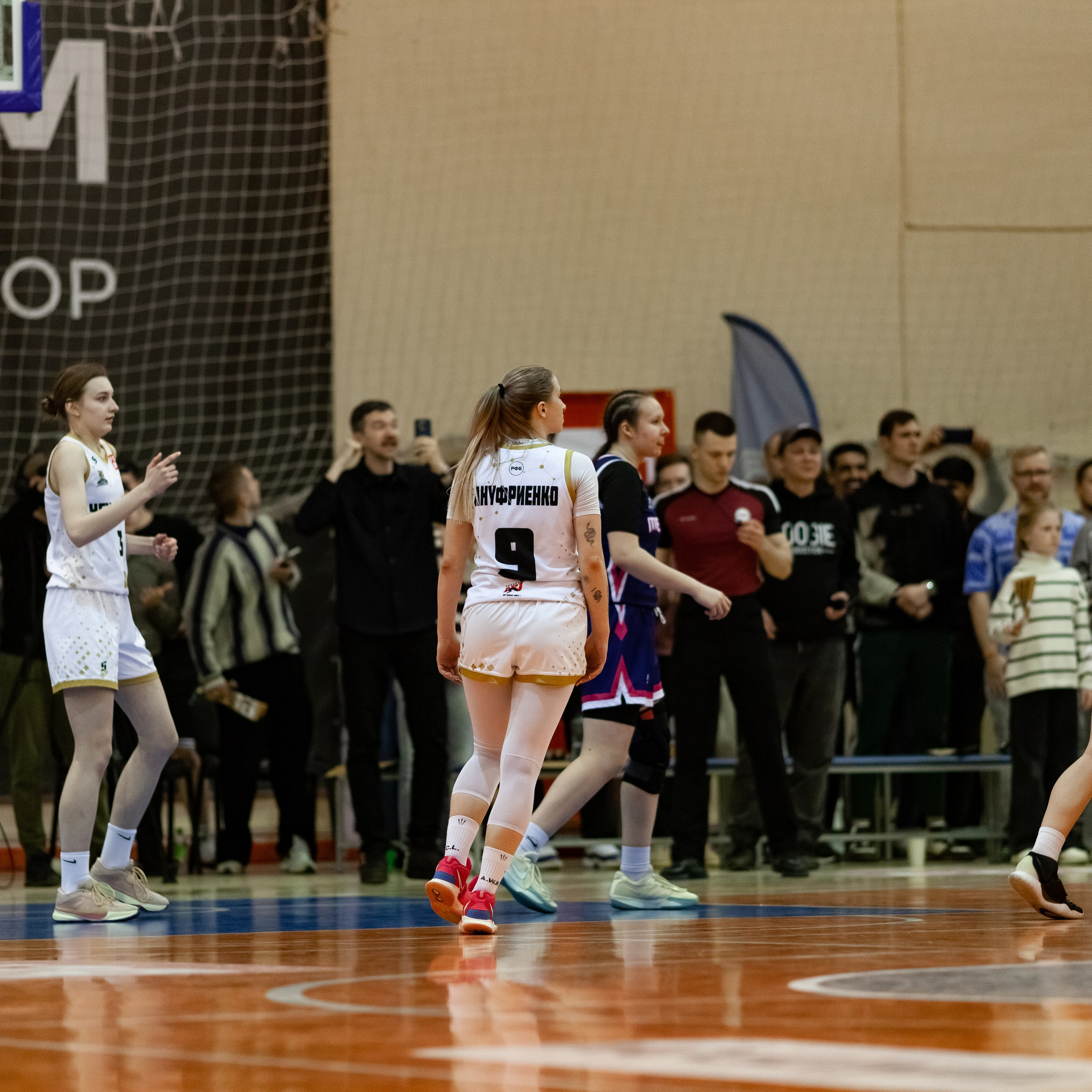 ЧГУ-Атланта — Металлург 3 игра. Фотография