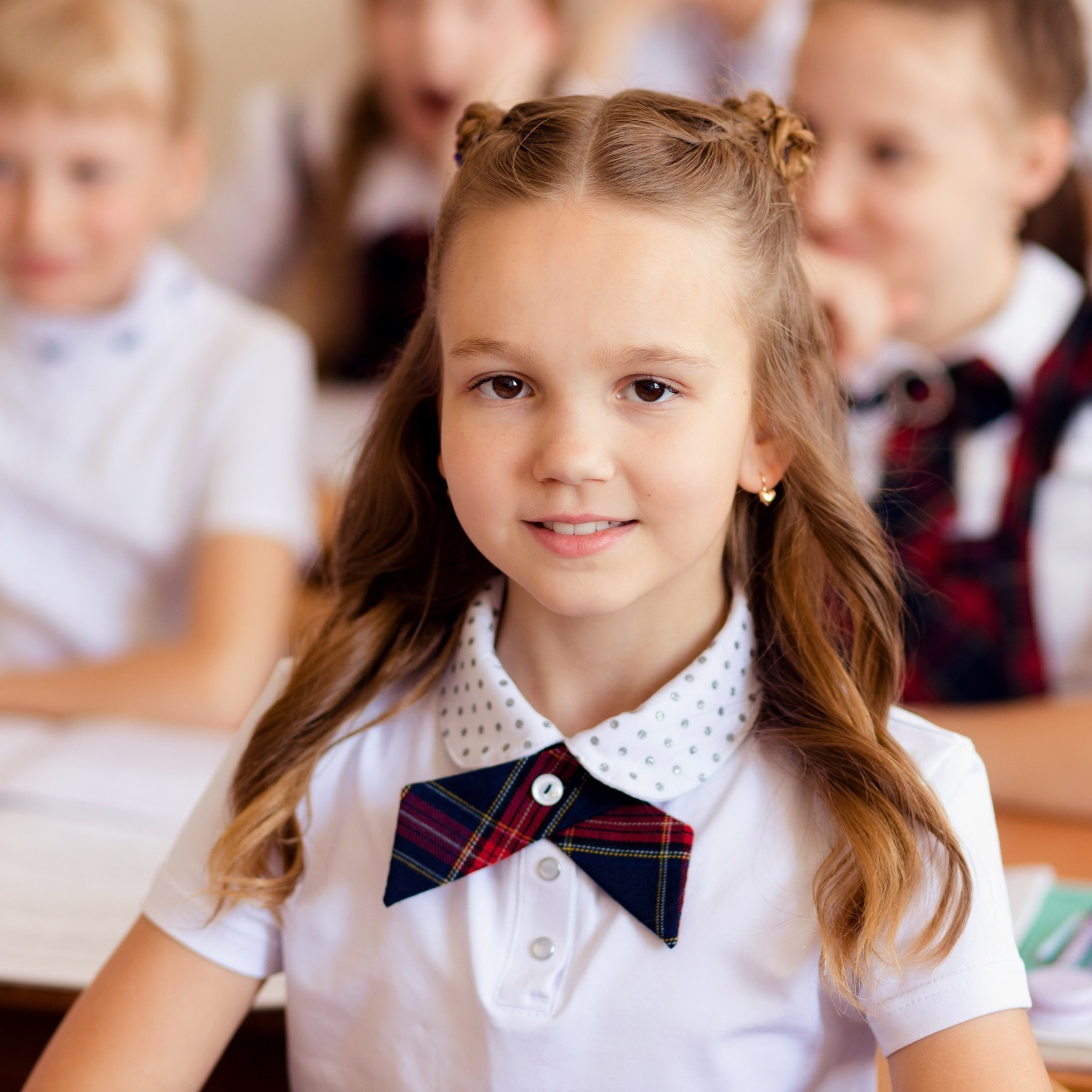 Выпускные альбомы для 4 класса в Краснодаре — съёмка и дизайн фотокниг. Выпускные альбомы для школ и детских садов в Краснодаре — фотосъёмка и фотокниги для выпускников