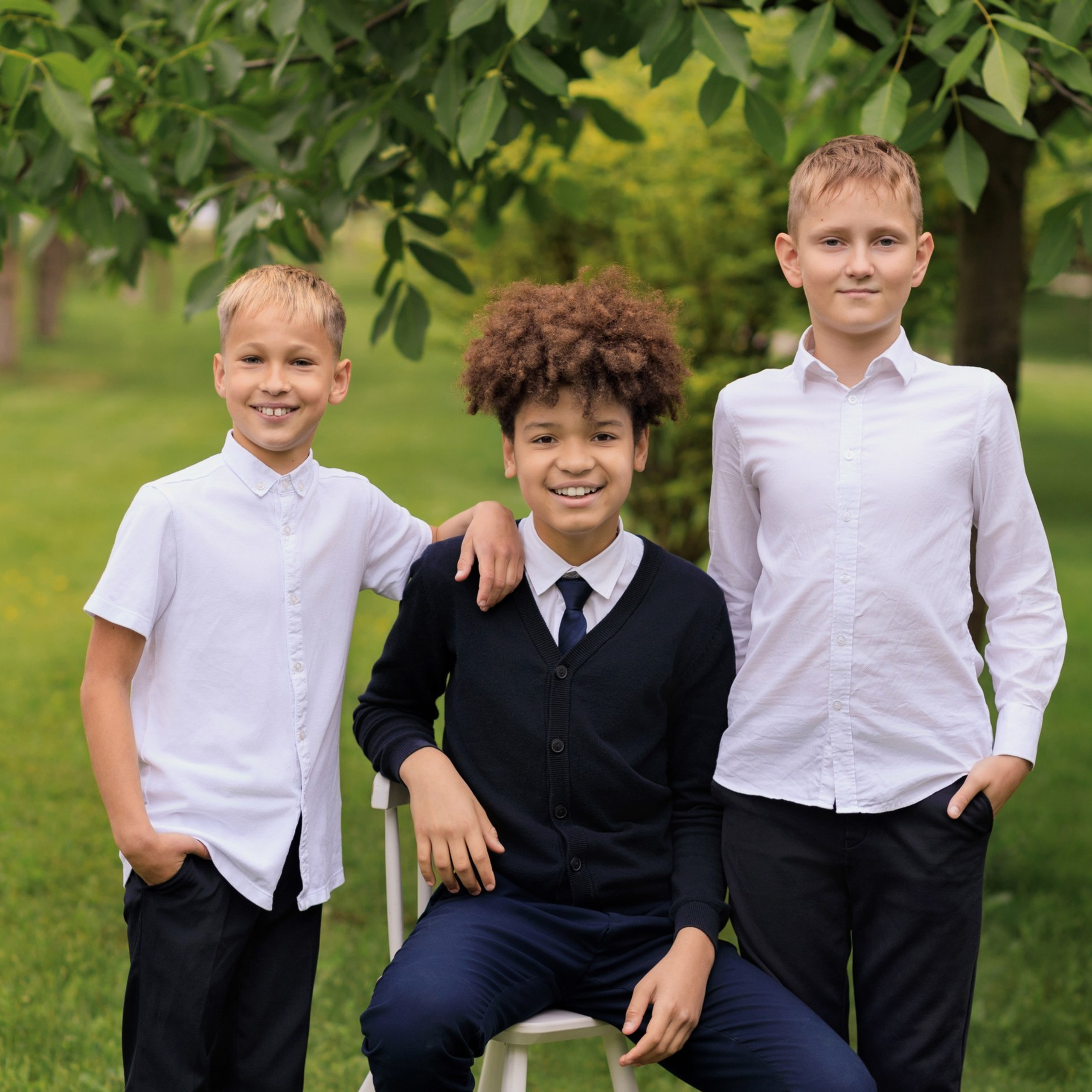 Выпускные альбомы для 4 класса в Краснодаре — съёмка и дизайн фотокниг. Выпускные альбомы для школ и детских садов в Краснодаре — фотосъёмка и фотокниги для выпускников