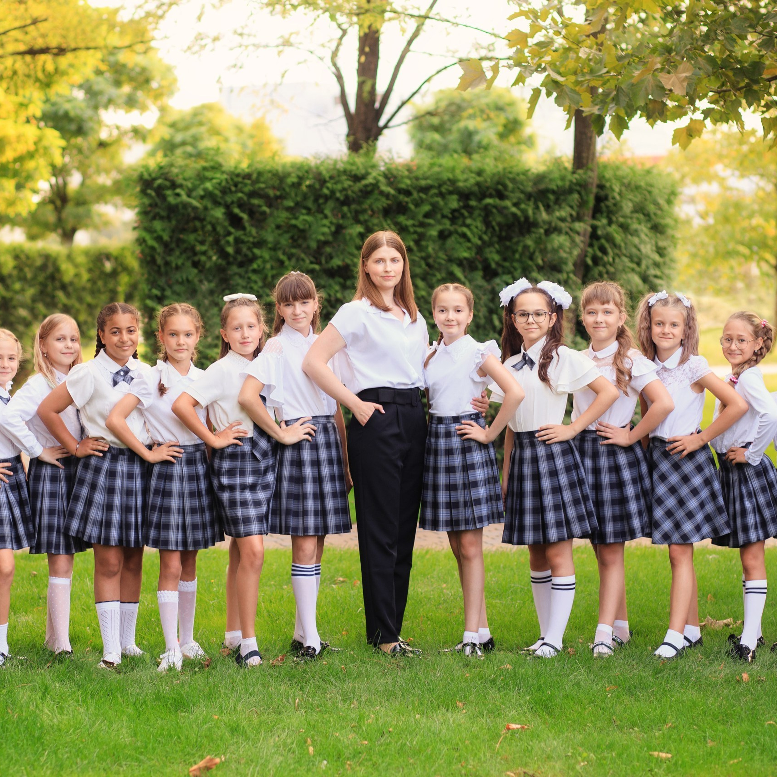 Выпускные альбомы для 4 класса в Краснодаре — съёмка и дизайн фотокниг. Выпускные альбомы для школ и детских садов в Краснодаре — фотосъёмка и фотокниги для выпускников