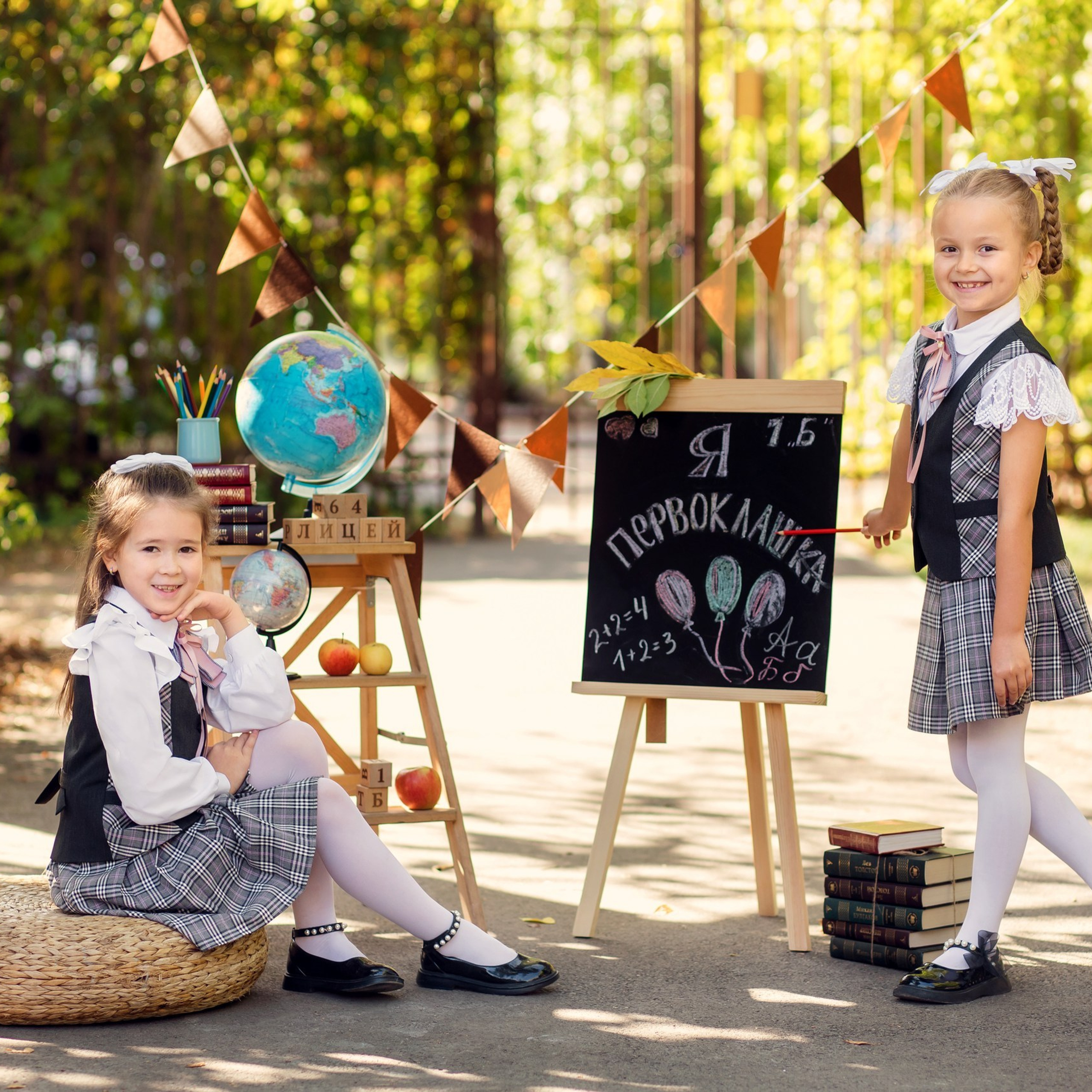 Выпускные альбомы для 4 класса в Краснодаре — съёмка и дизайн фотокниг. Выпускные альбомы для школ и детских садов в Краснодаре — фотосъёмка и фотокниги для выпускников