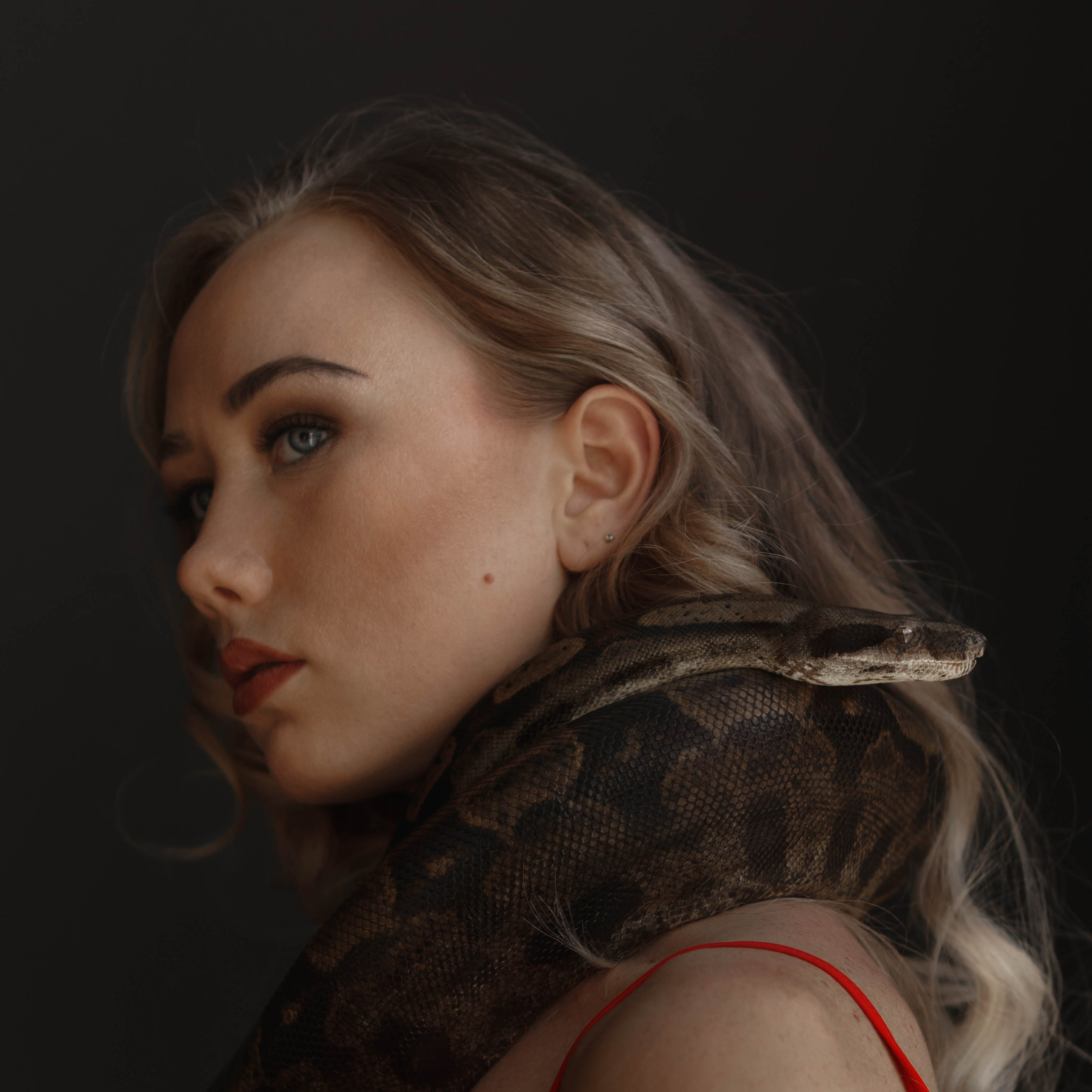 Настя и змея