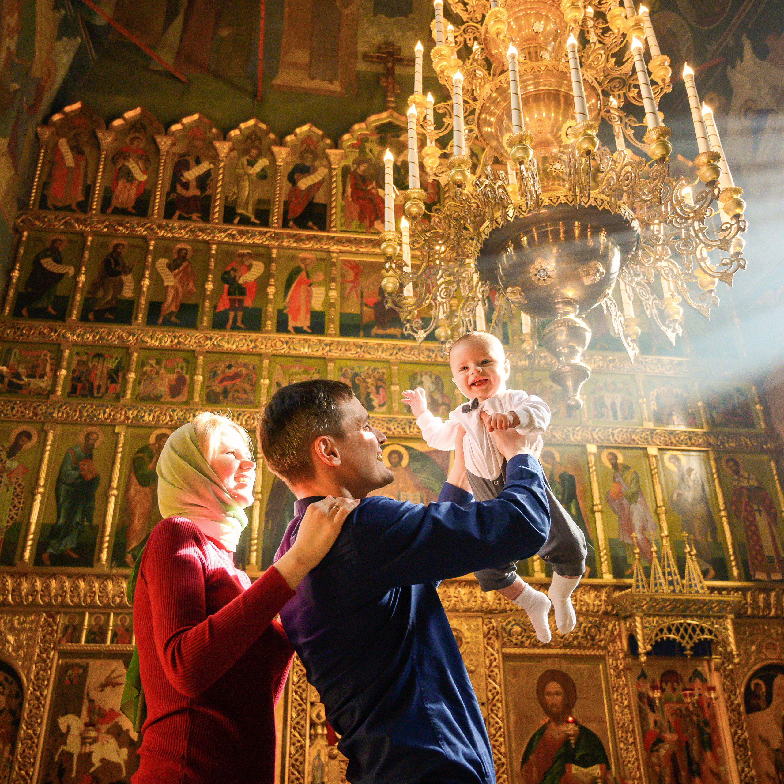 …посреди нас