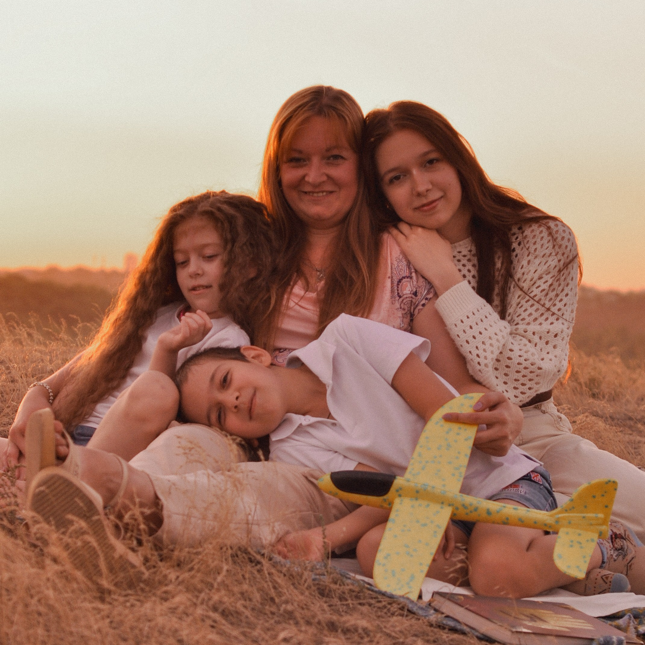 Семейная фотосессия на закате с Людмилой и ее детьми. Сохраню важные для тебя моменты