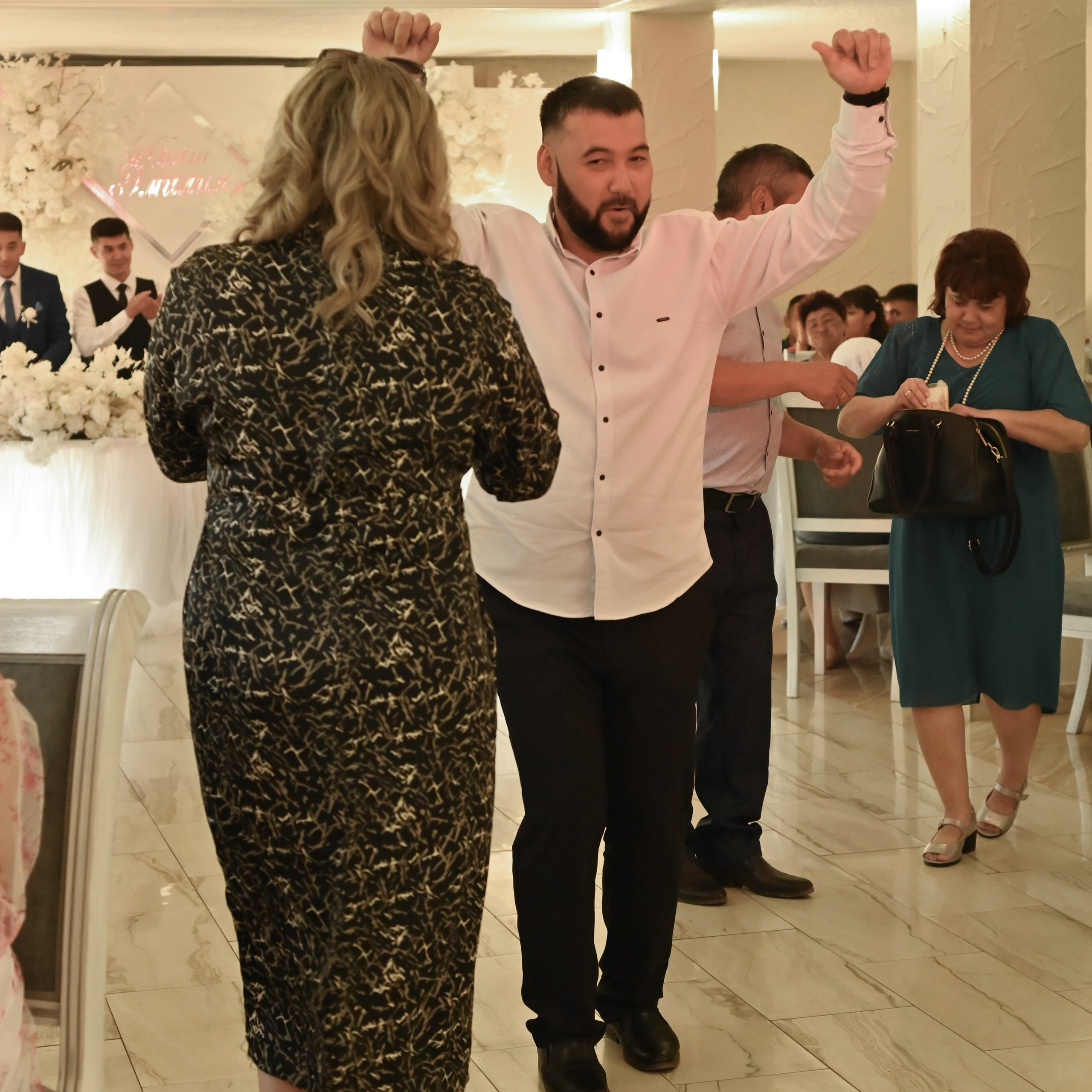 Абат и Эмилия. Сохраню важные для тебя моменты