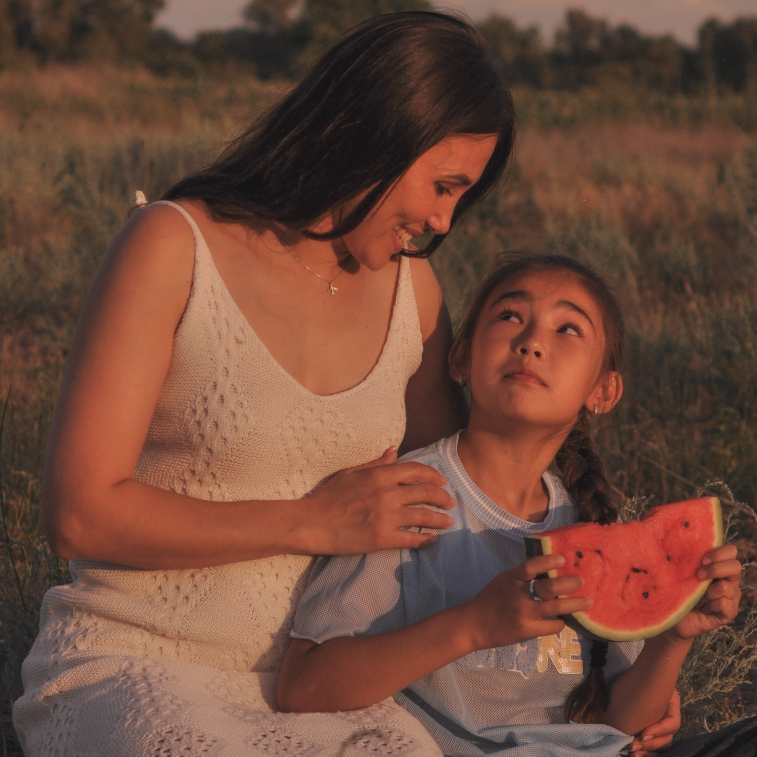 Фотосессия на природе мама с дочкой. Сохраню важные для тебя моменты