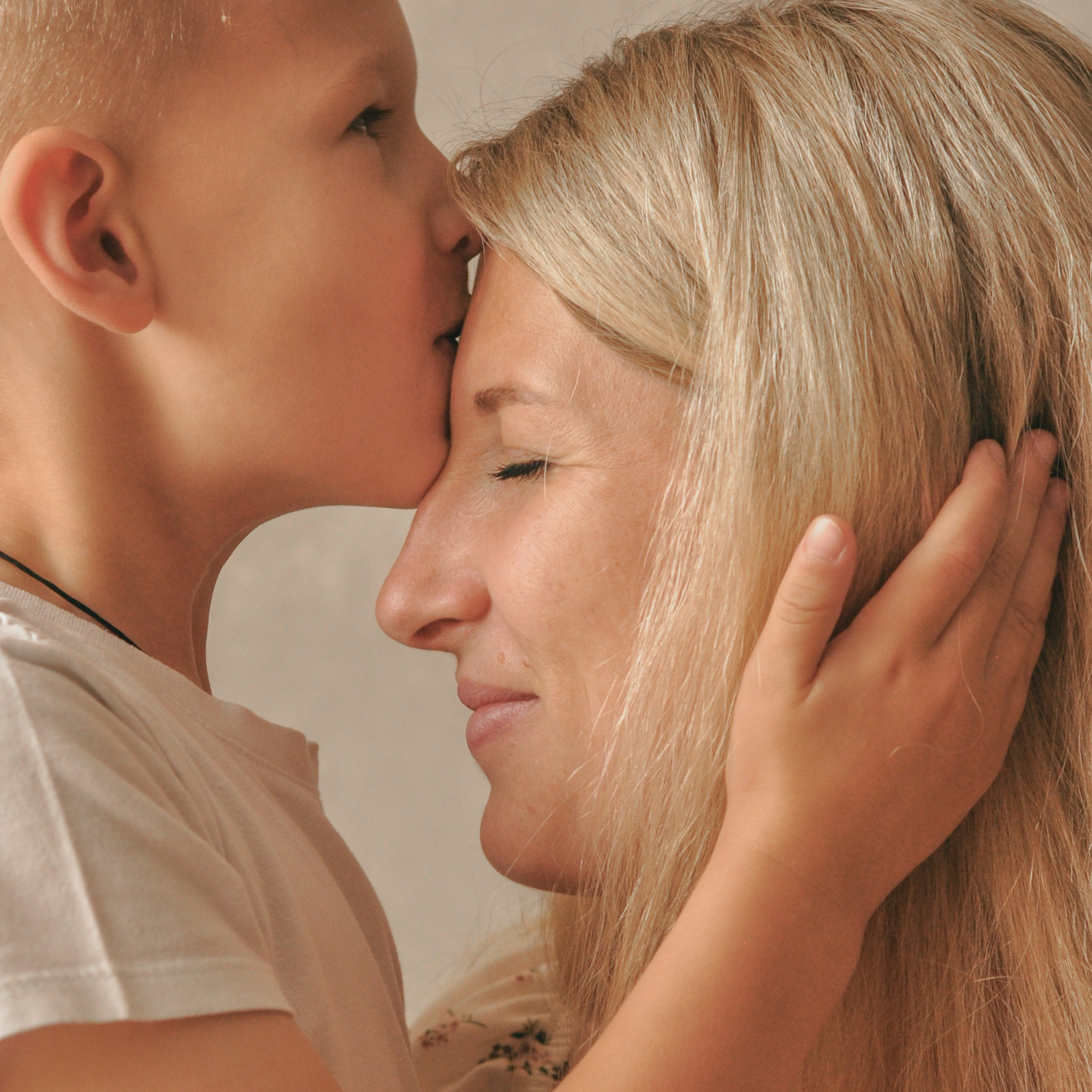 Фотосессия мама с двумя сыночками. Сохраню важные для тебя моменты