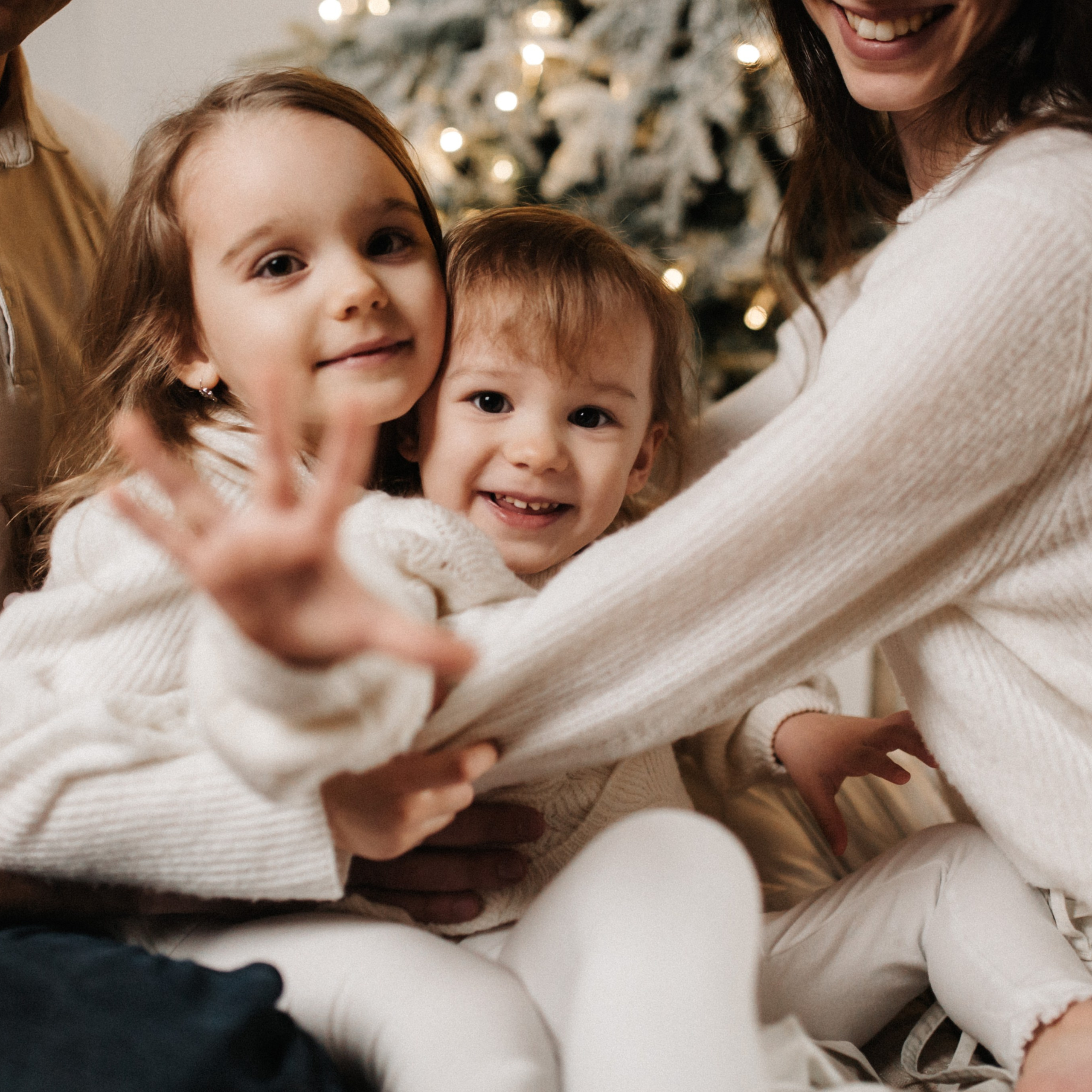 Студийные Семейные