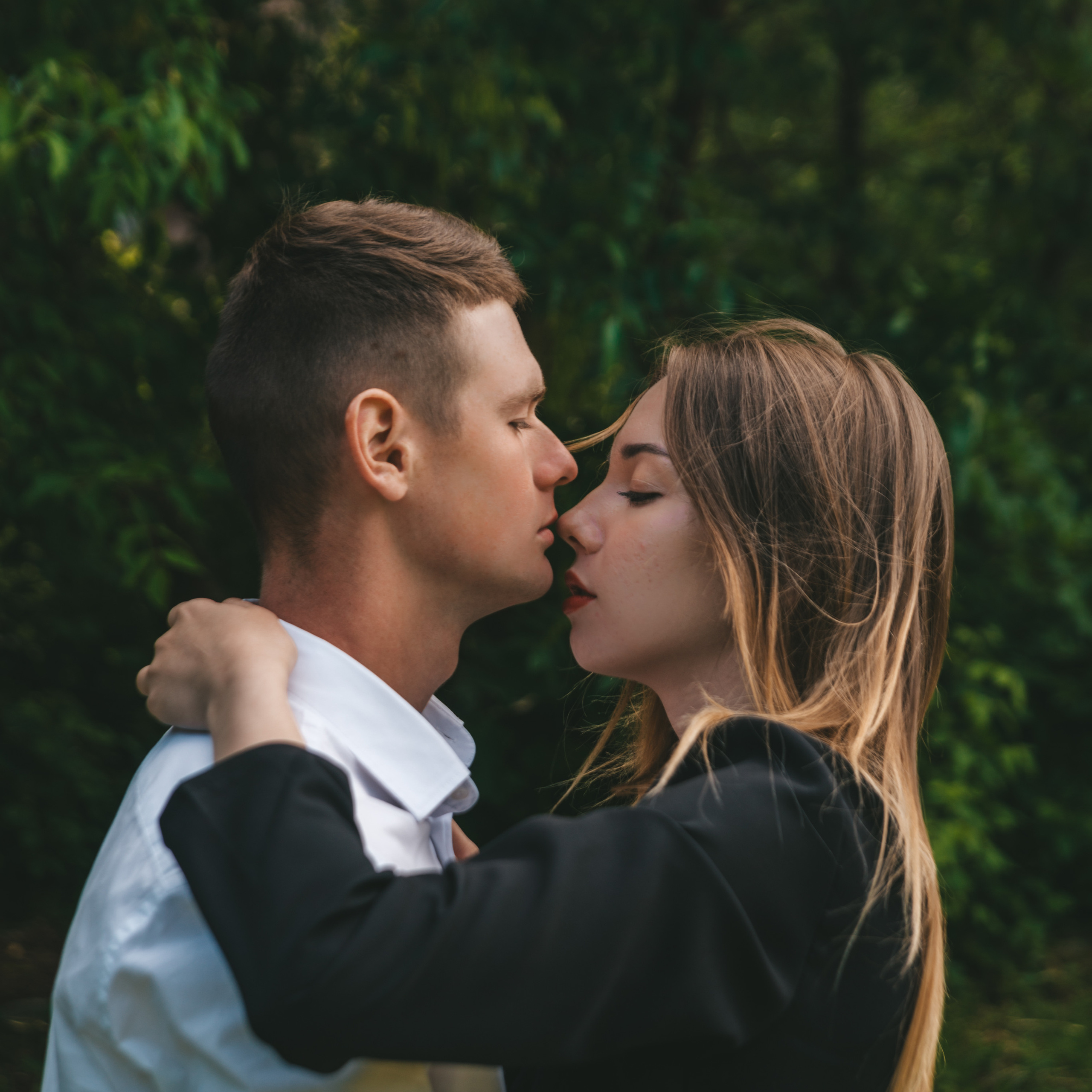 Влюбленные, парень и девушка