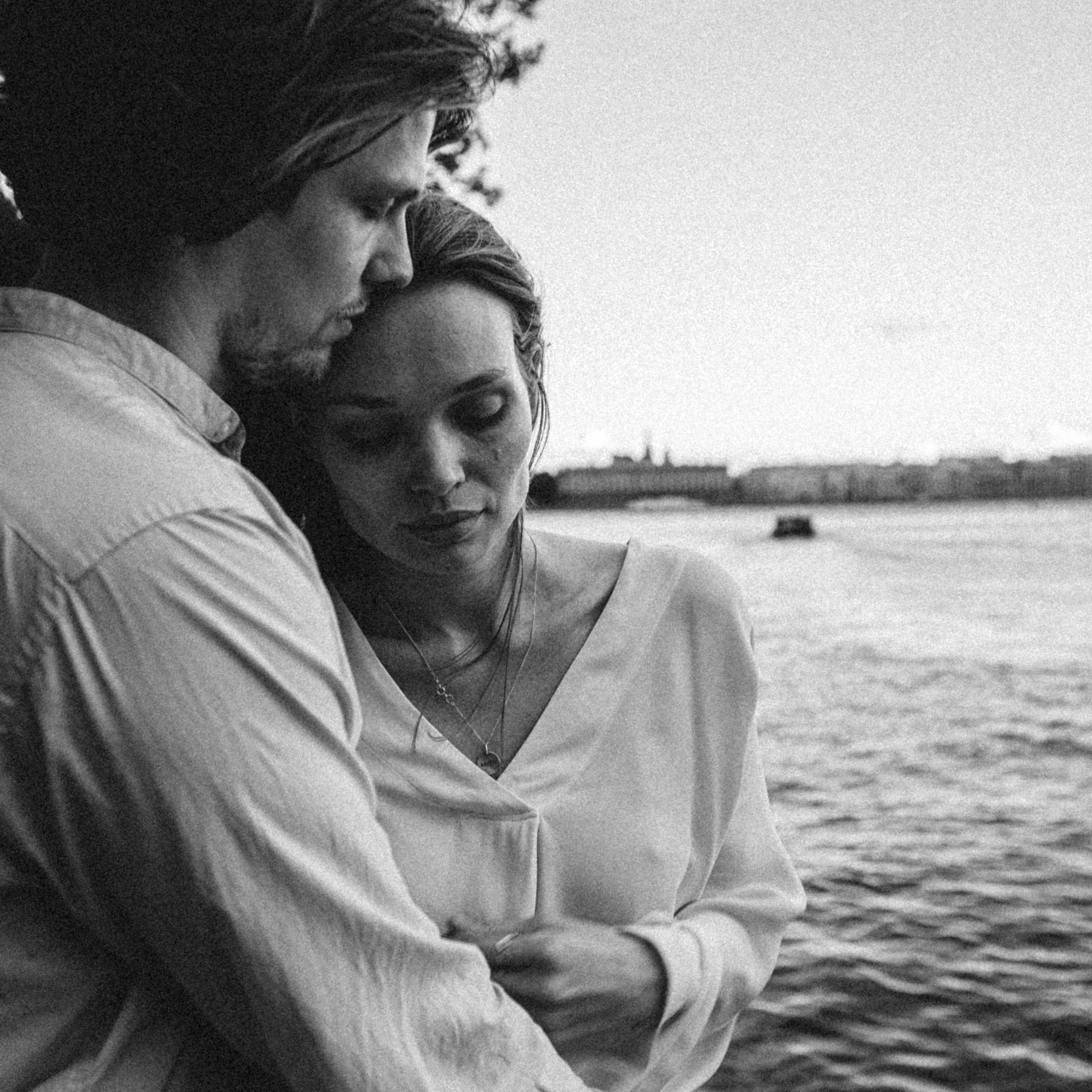 «Кроме любви твоей, мне нету моря»