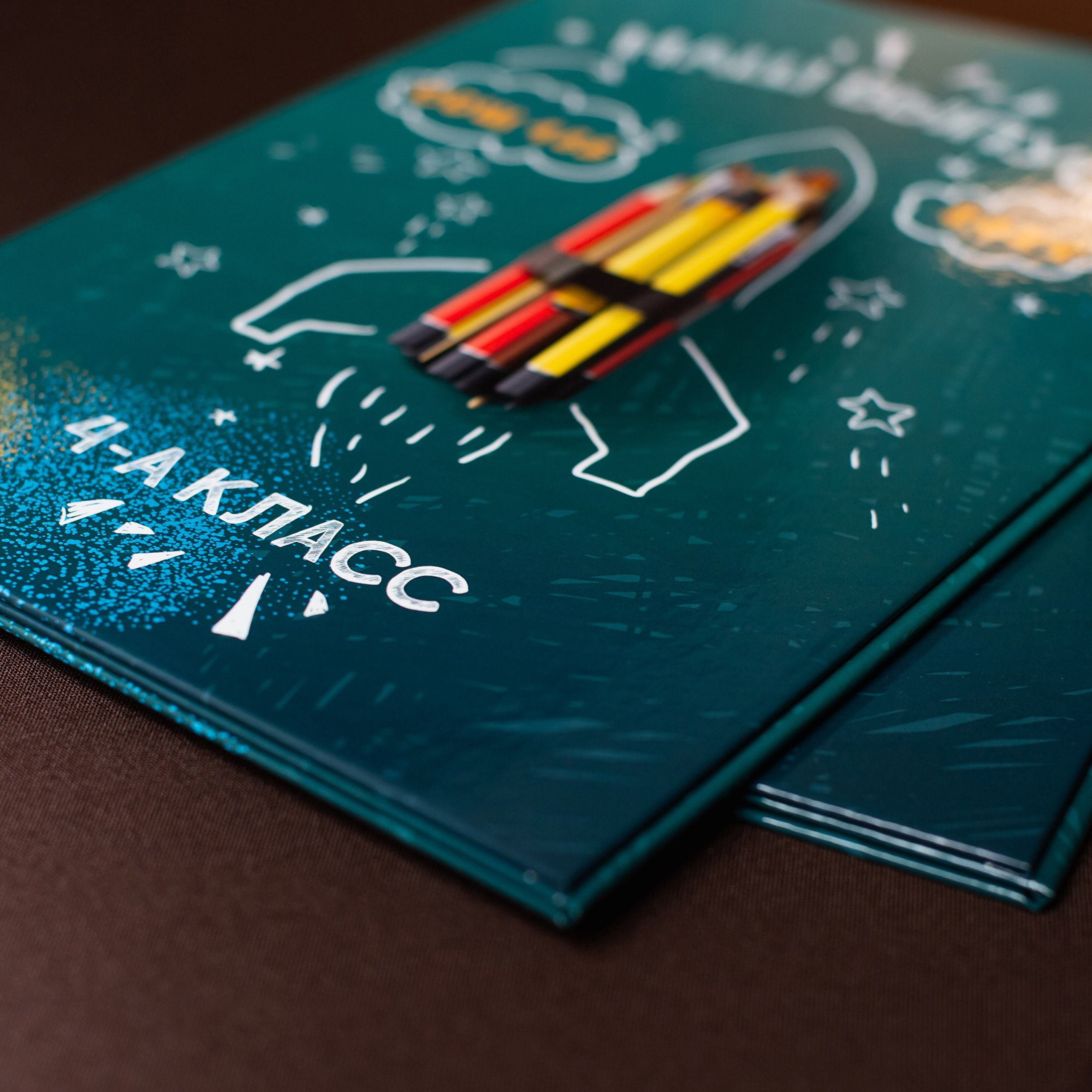 Выпускные альбомы со скидкой!. Выпускные альбомы в Москве и в Астрахани