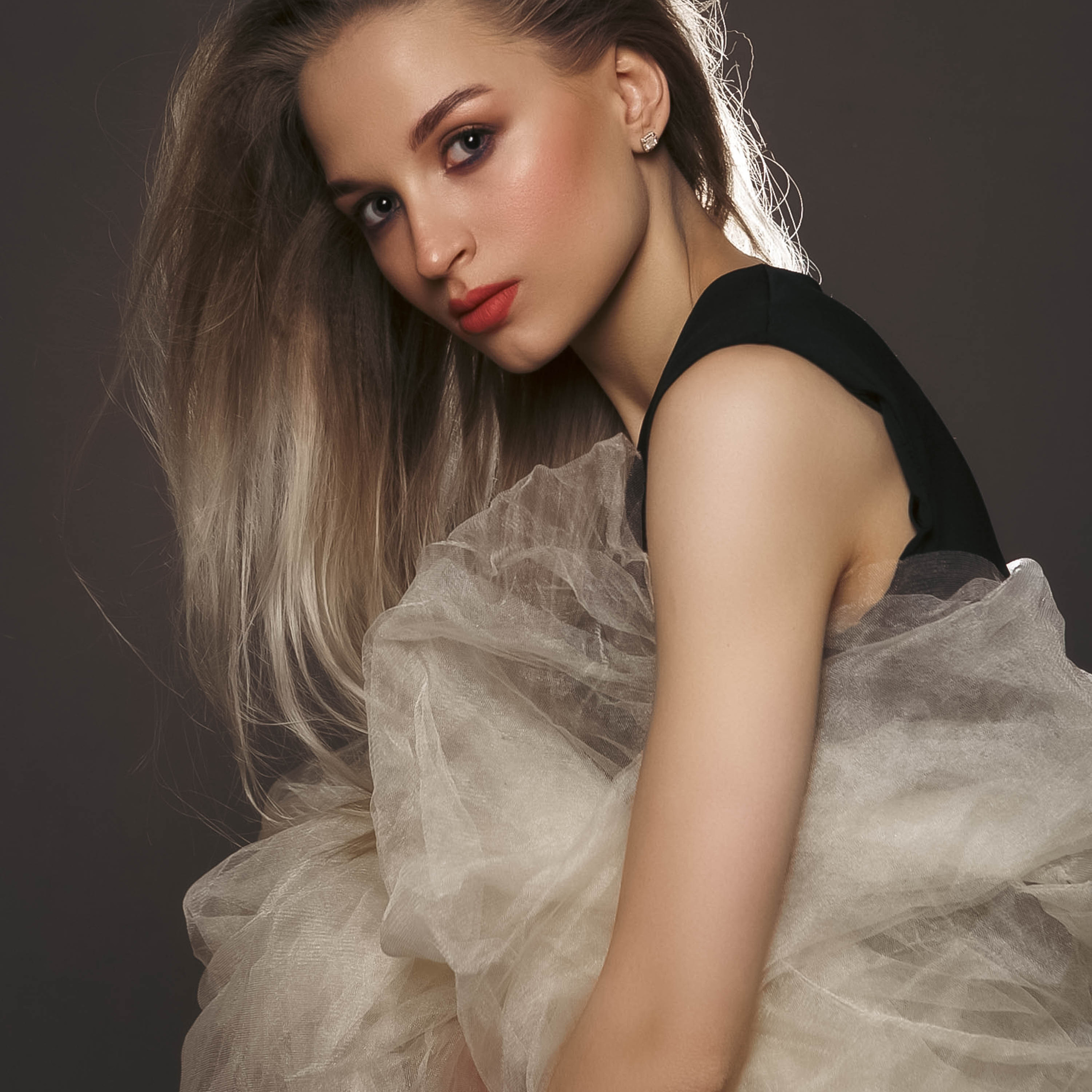 THE WHITEWALL Mag. Позвольте миру взглянуть на вас!