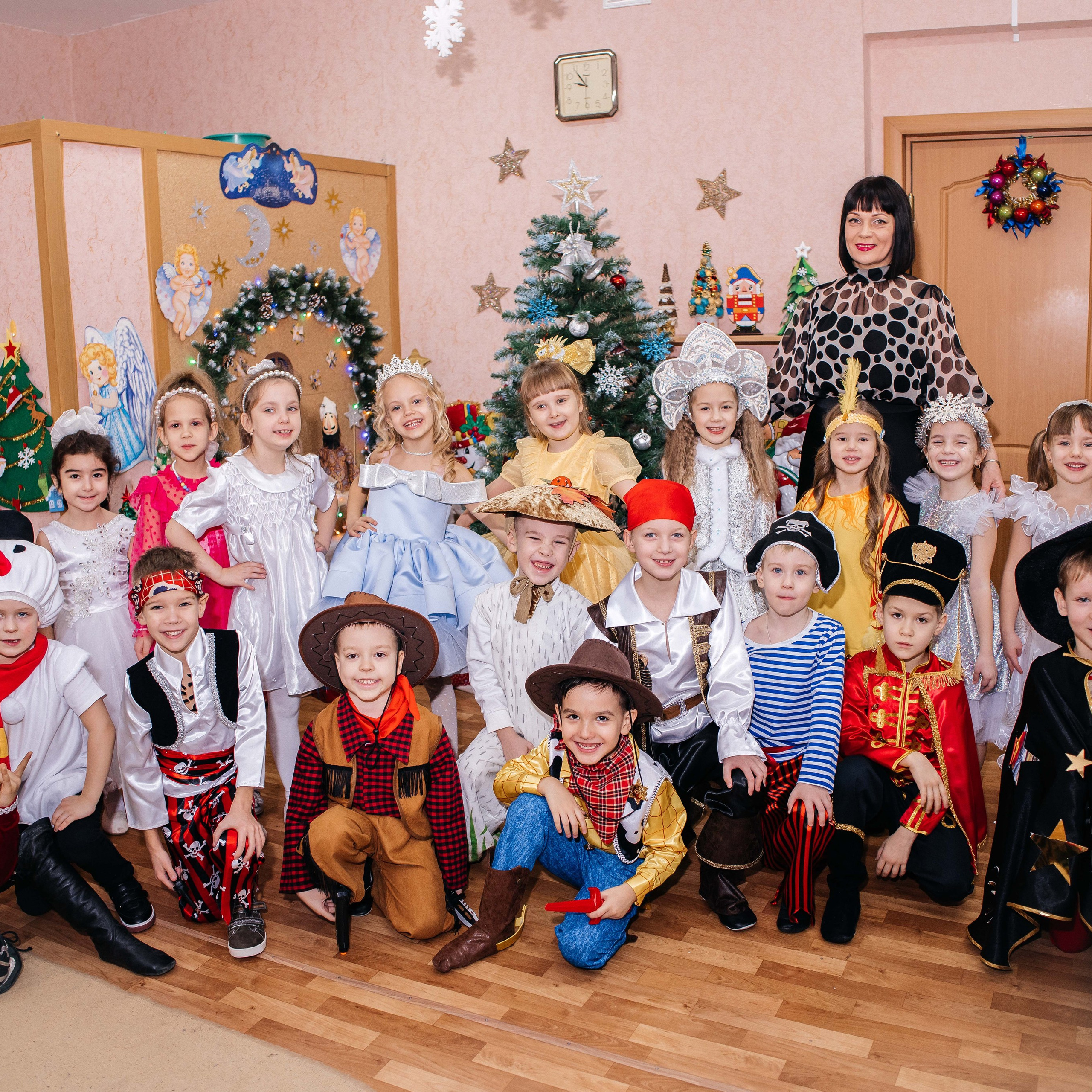 Новогодние утренники в детском саду