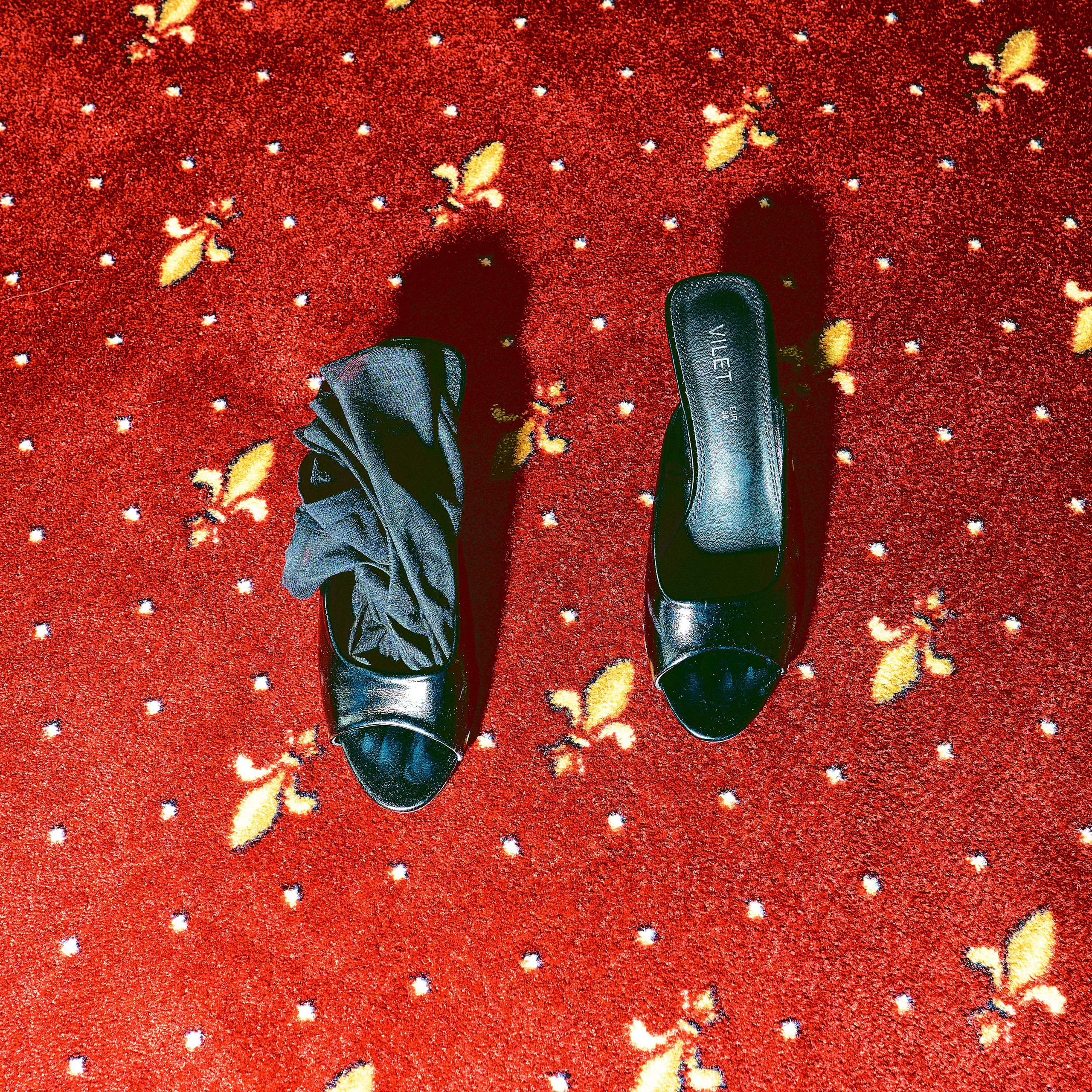 Не должны знать. Эльдар Март — Visual artist