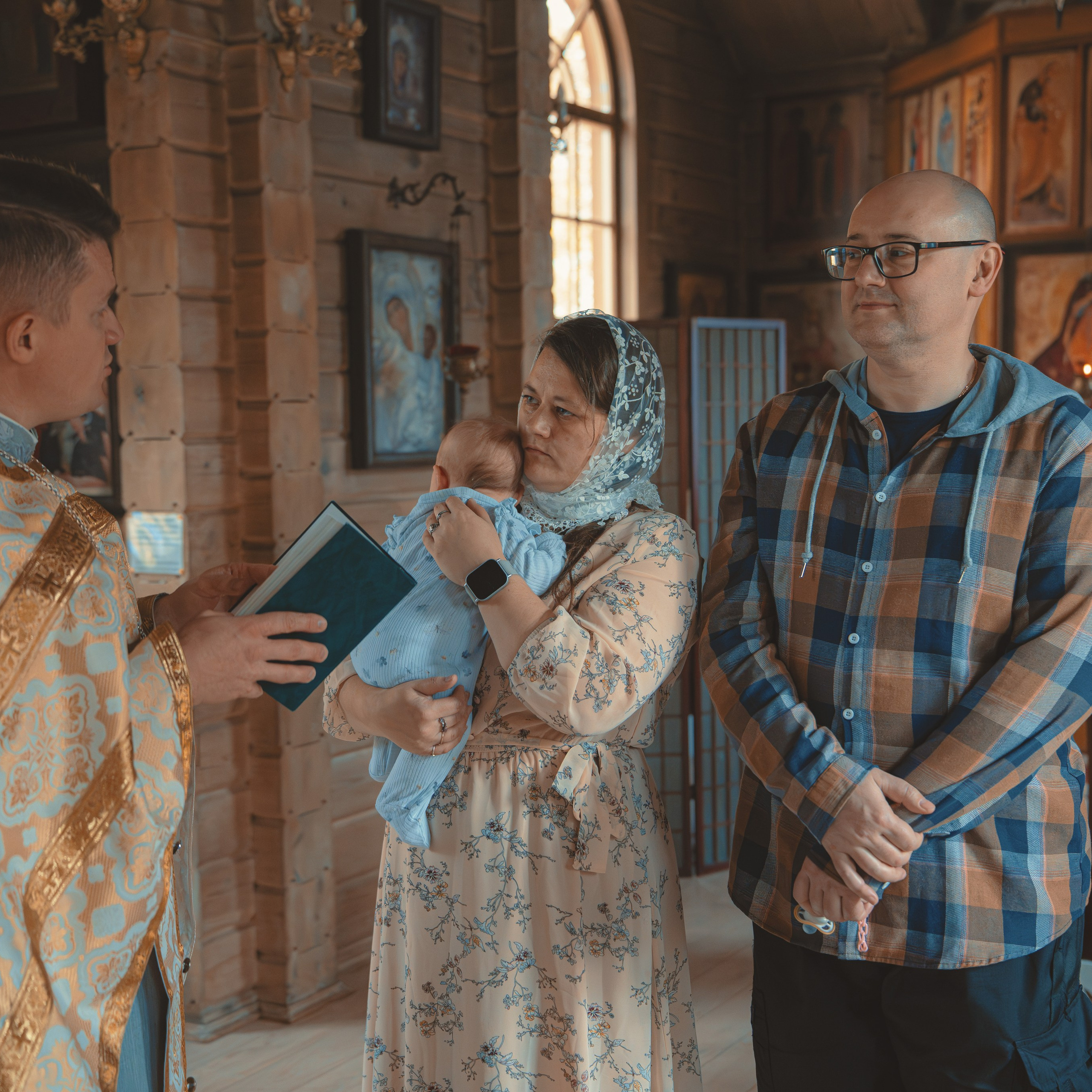 Крещение в Храме Св. Феодора Ушакова в Новогиреево. Семейный фотограф в Москве 📸