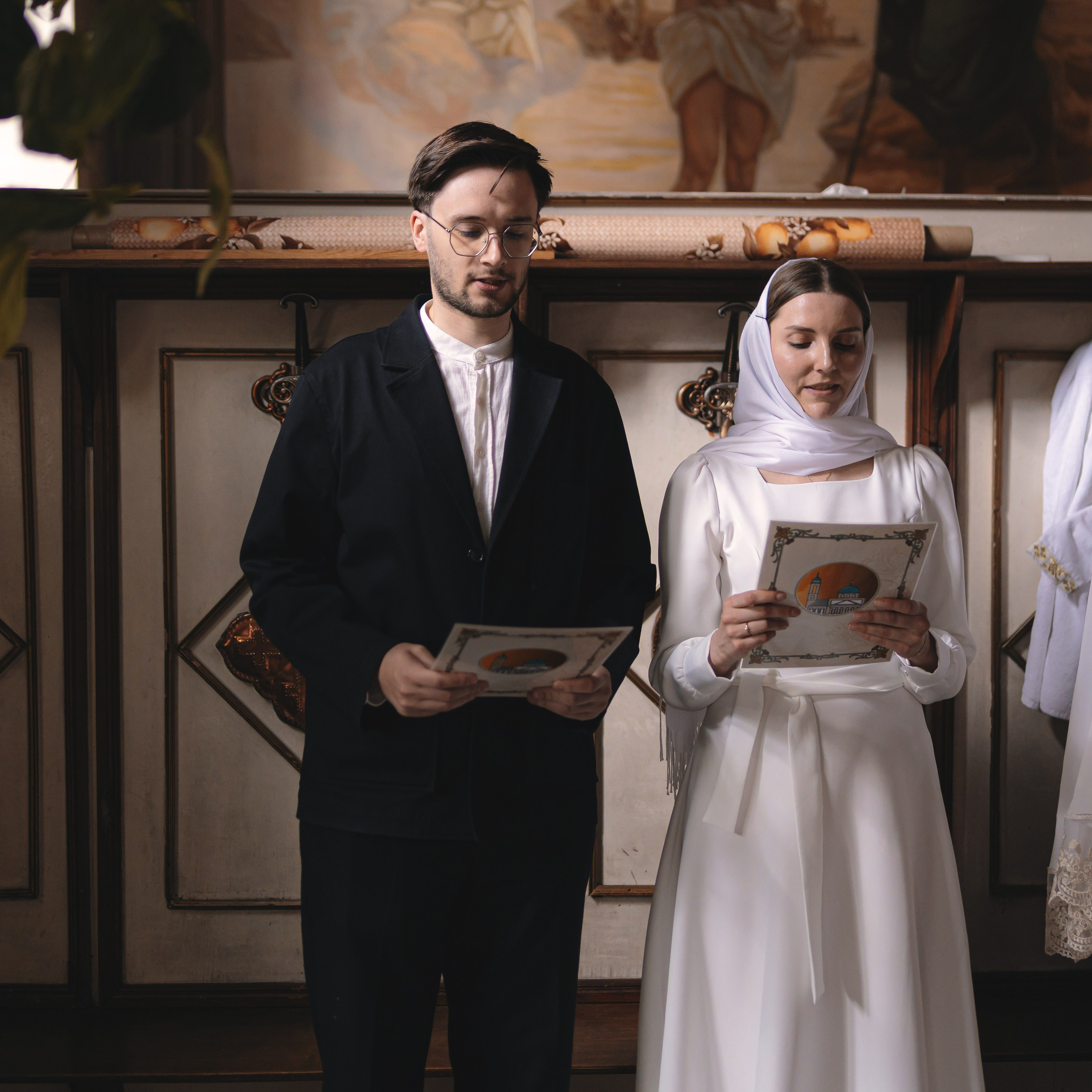 Трогательные фотографии с крещения малыша в Храме Воскресения Словущего в Даниловской Слободе. Семейный фотограф в Москве 📸