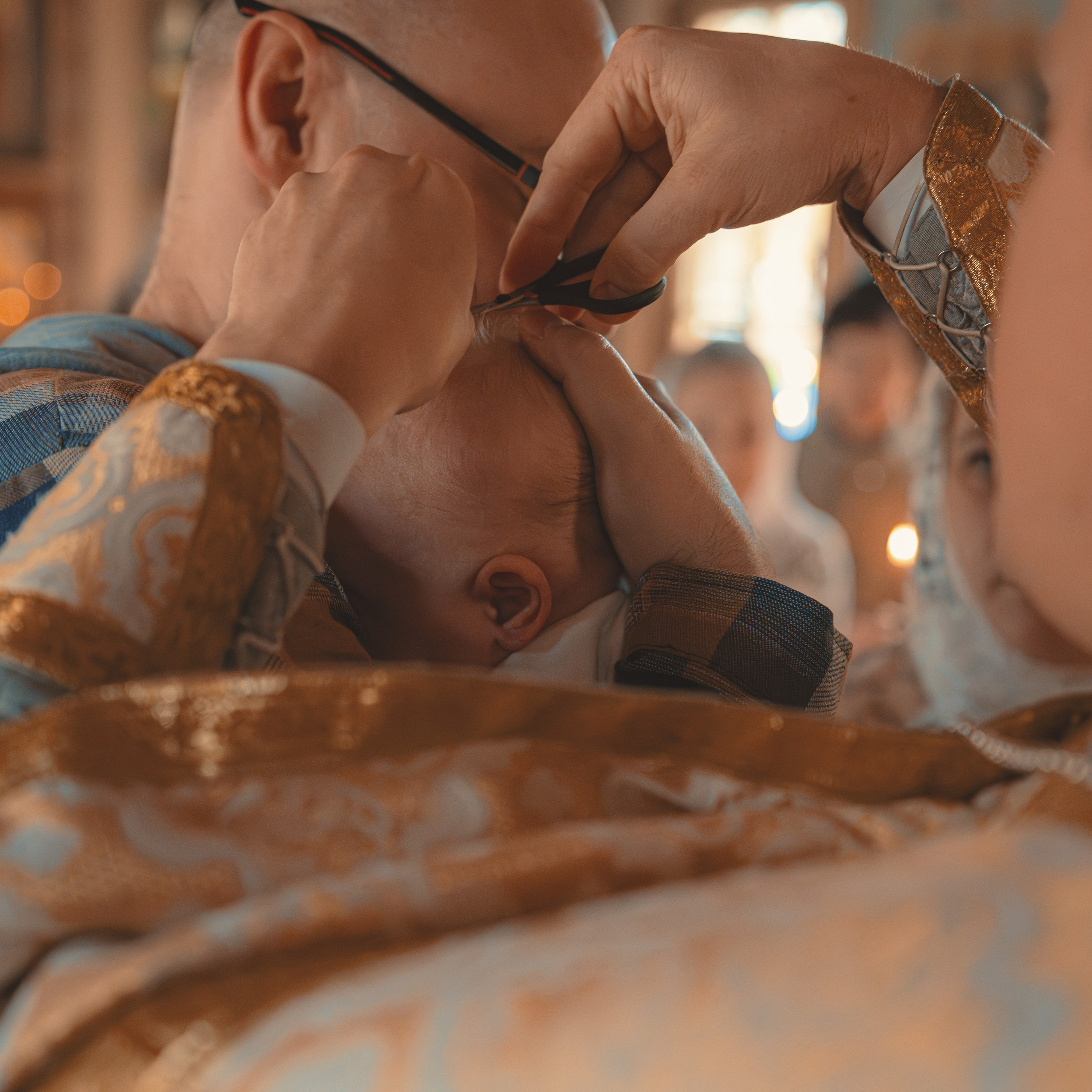 Крещение в Храме Св. Феодора Ушакова в Новогиреево. Семейный фотограф в Москве 📸