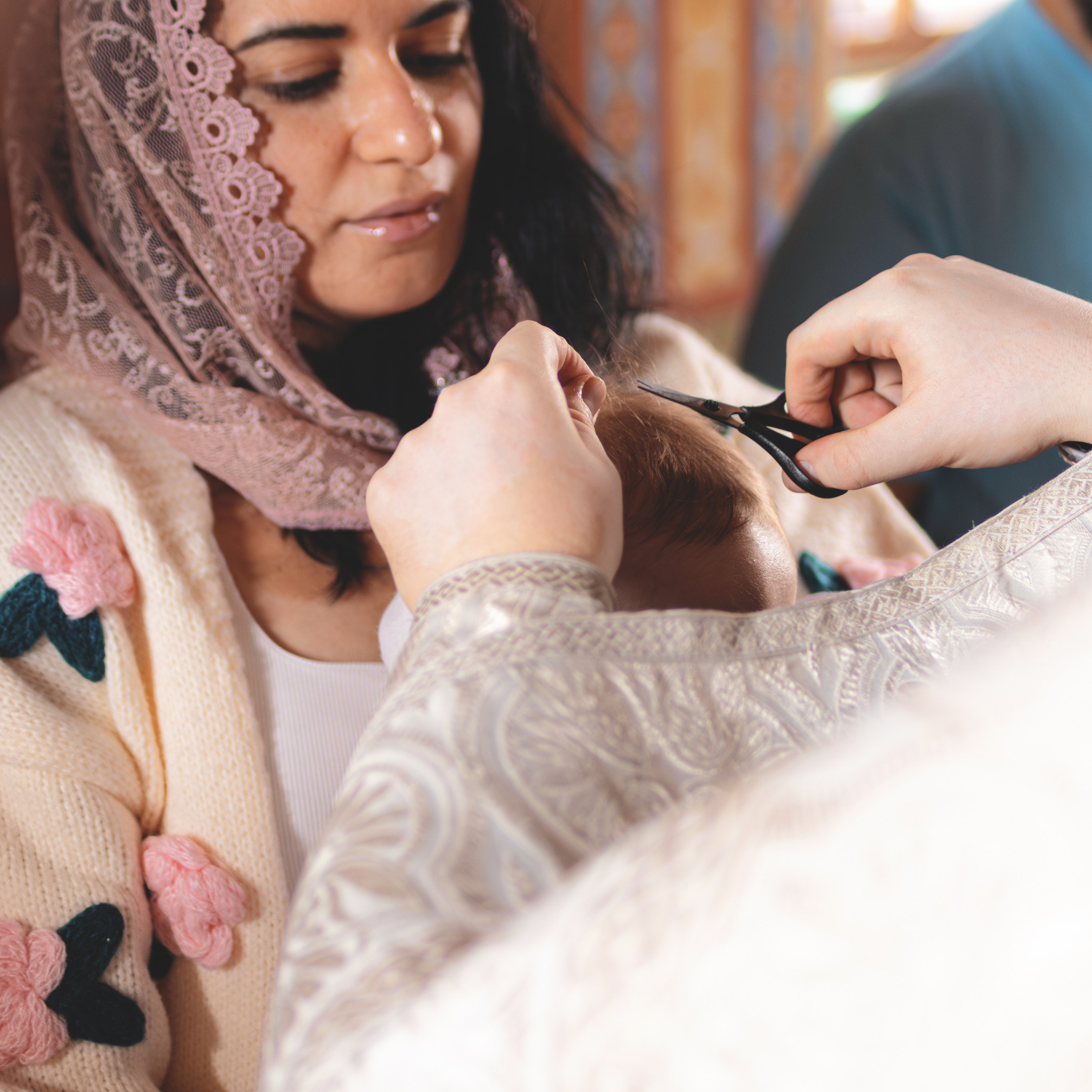 Фотографии с крещения в Церкви Тихона, патриарха Всероссийского. Семейный фотограф в Москве 📸