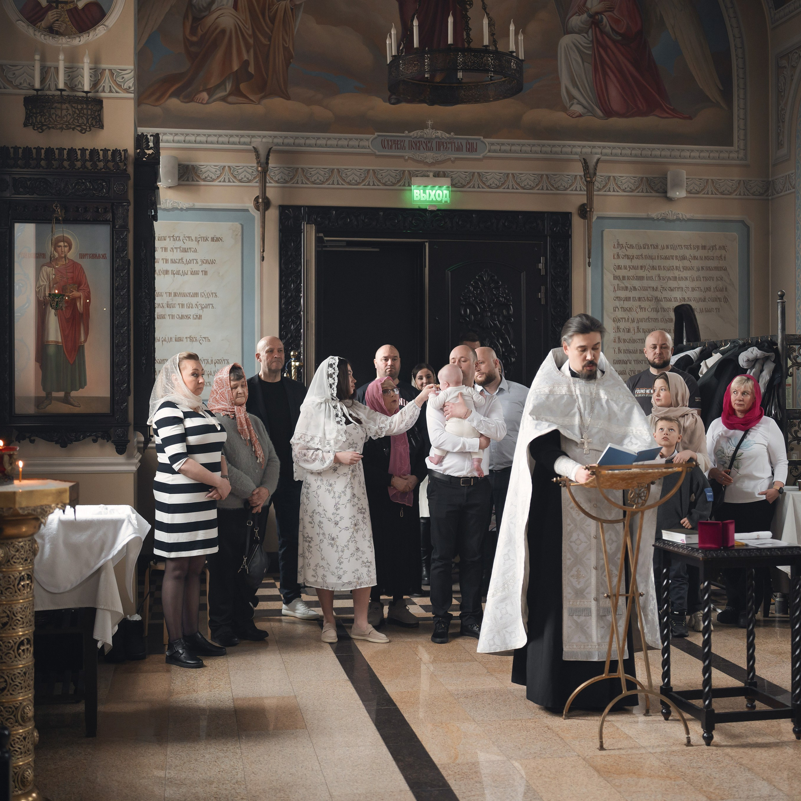 Фотограф на крещение в Церкви Ксении Петербургской. Семейный фотограф в Москве 📸