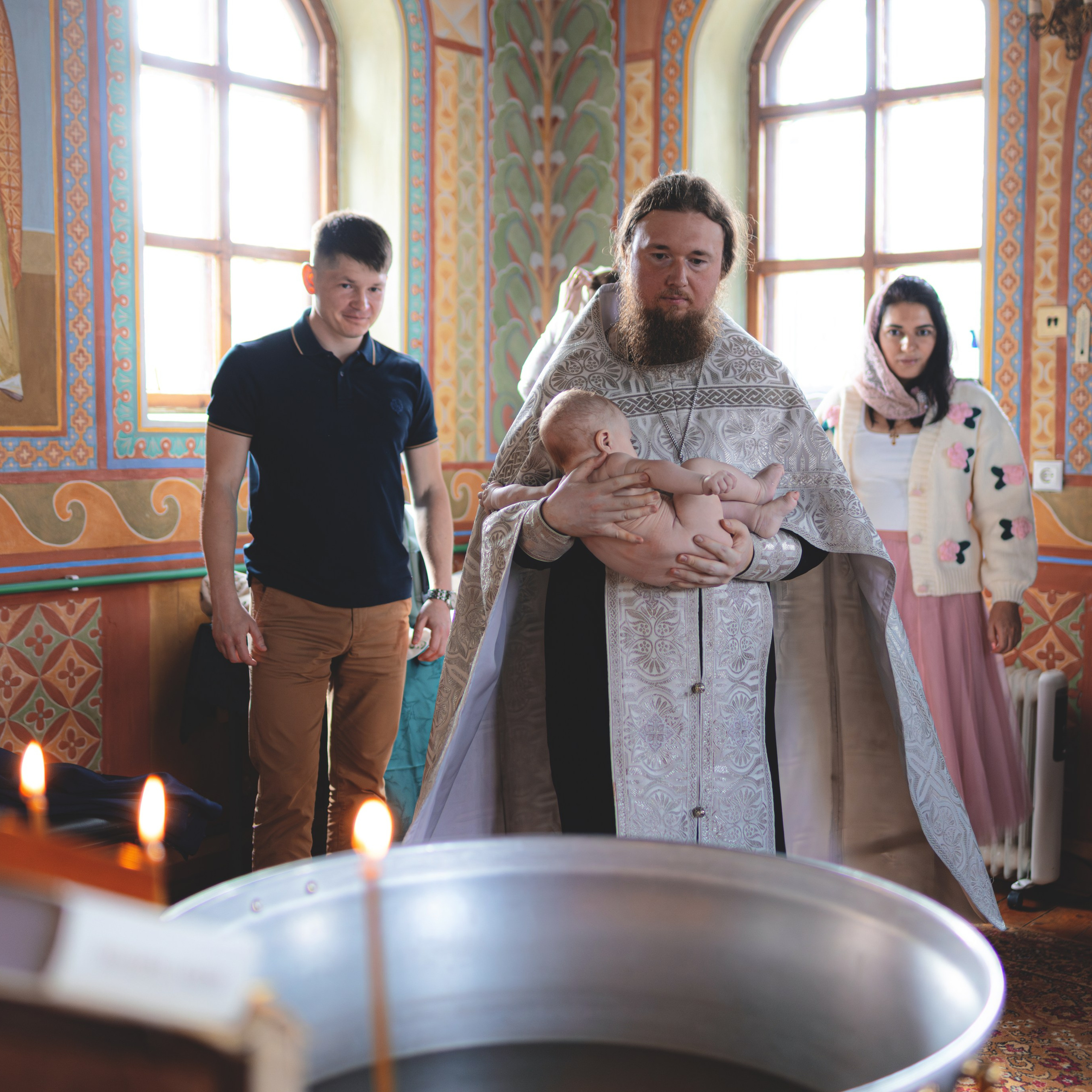 Фотографии с крещения в Церкви Тихона, патриарха Всероссийского. Семейный фотограф в Москве 📸