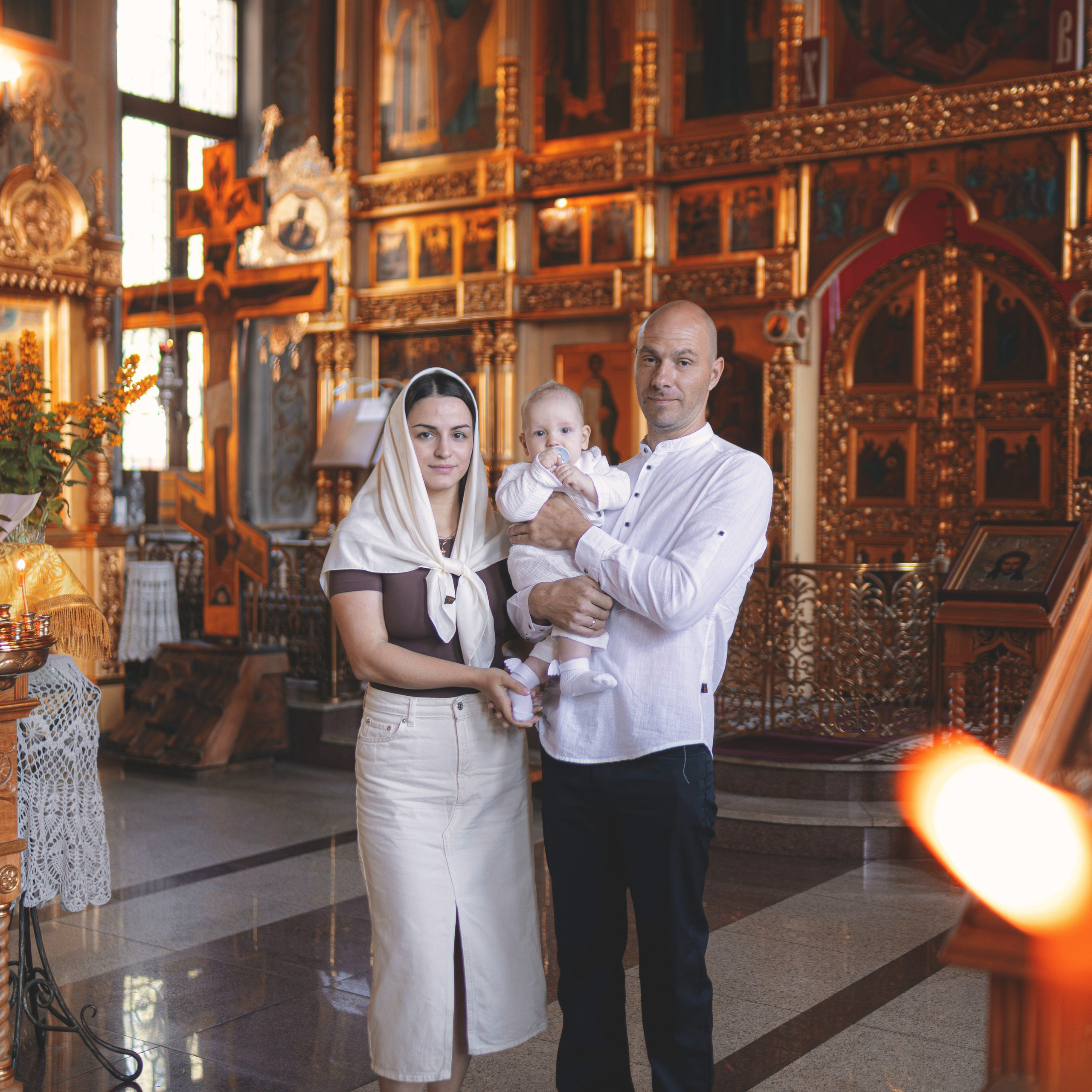 Светлые и душевные фотографии с крещения в Церкви Николая Чудотворца в Ангелово. Семейный фотограф в Москве 📸