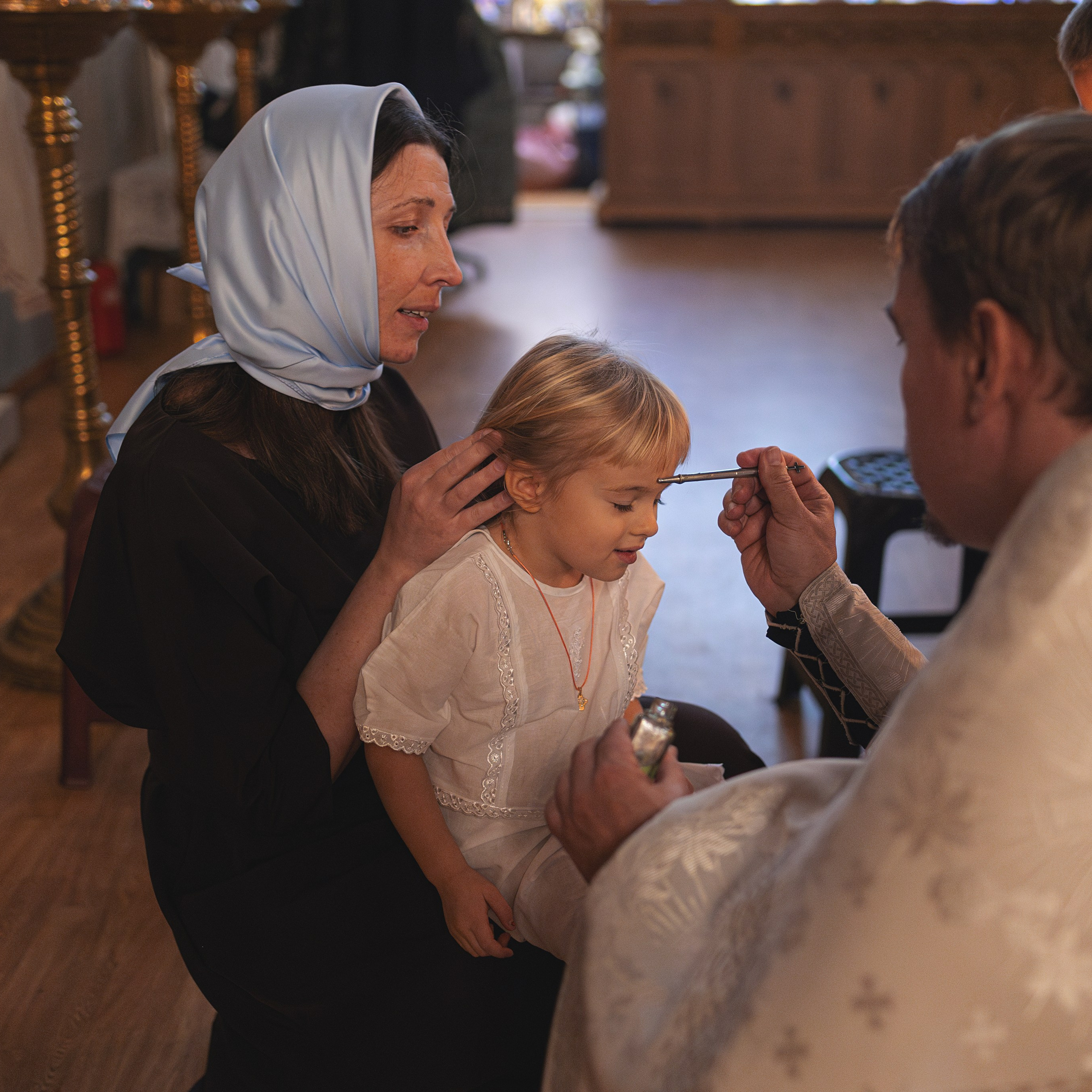Крещение в Соборе Покрова Пресвятой Богородицы. Семейный фотограф в Москве 📸