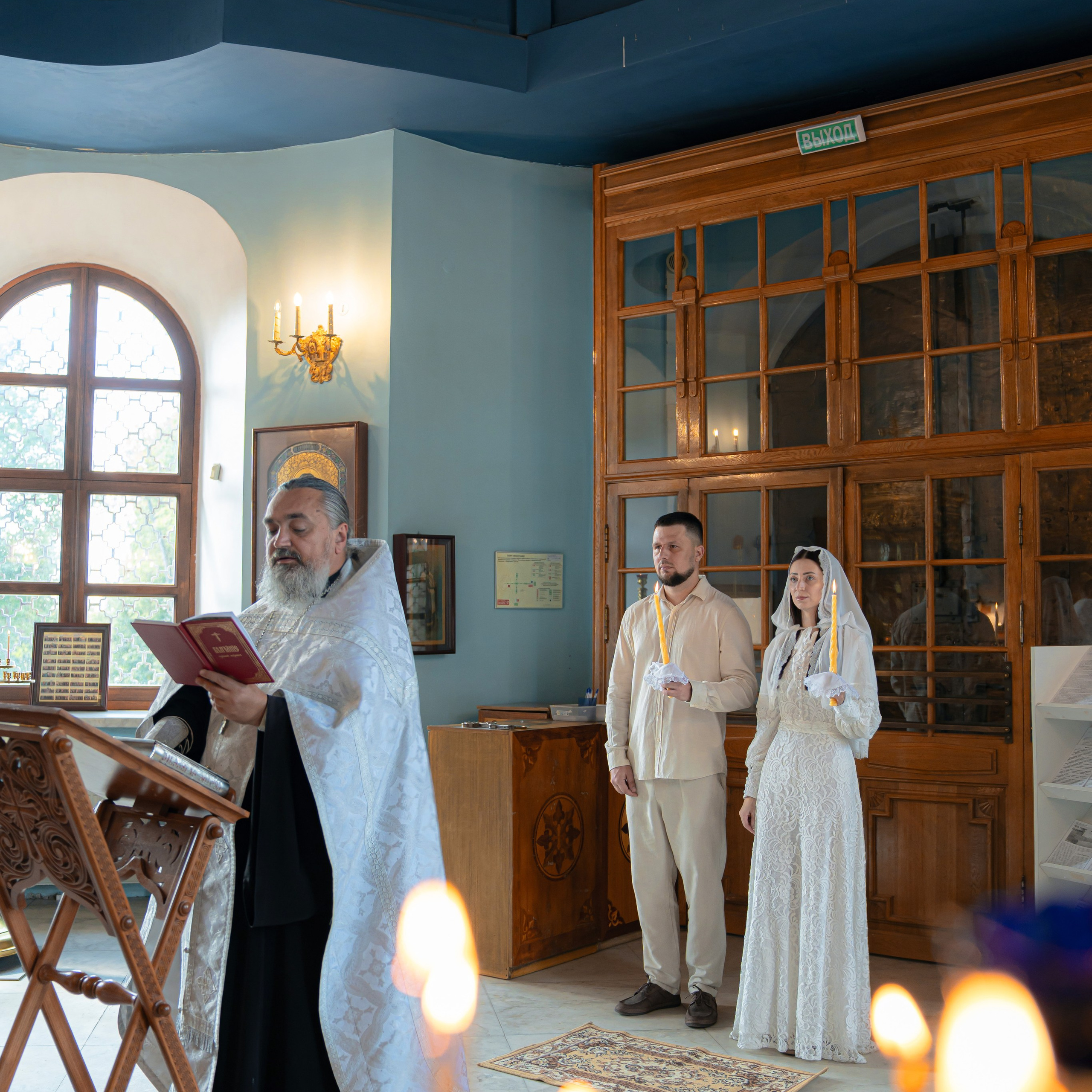 Венчание в Церкви иконы Божьей Матери Знамение. Семейный фотограф в Москве 📸