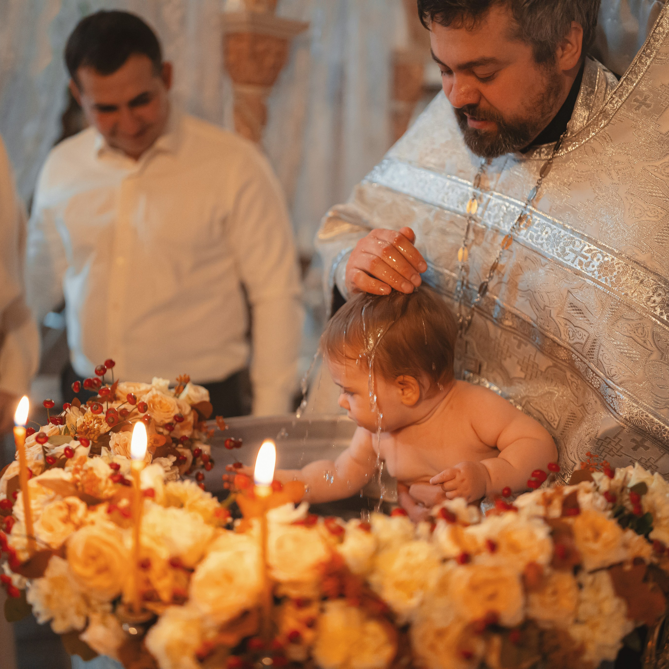 Крещение девочки в Храме Воскресения Словущего в Даниловской Слободе. Семейный фотограф в Москве 📸