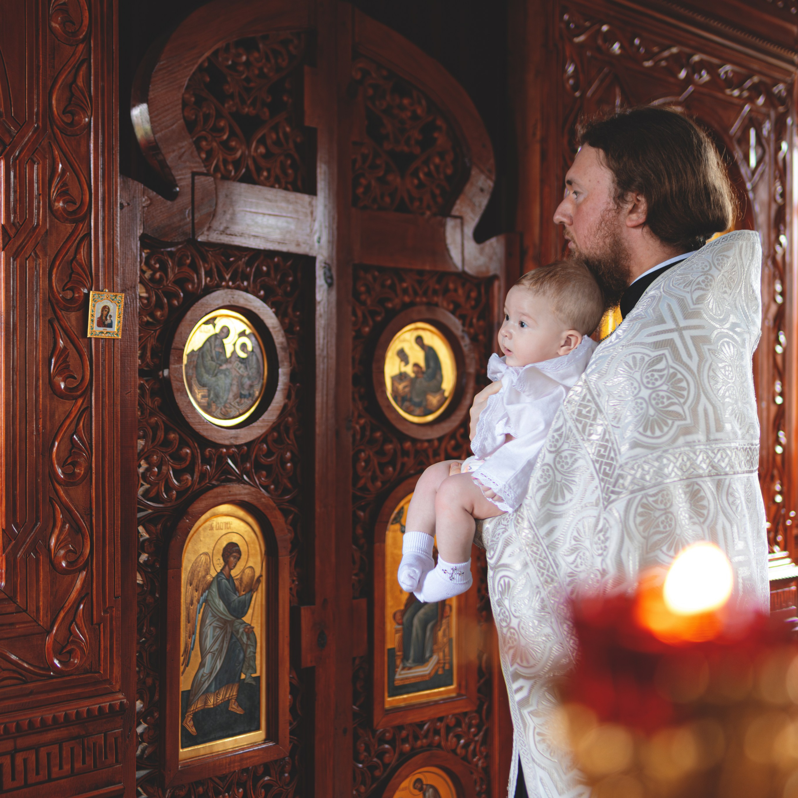 Фотографии с крещения в Церкви Тихона, патриарха Всероссийского. Семейный фотограф в Москве 📸