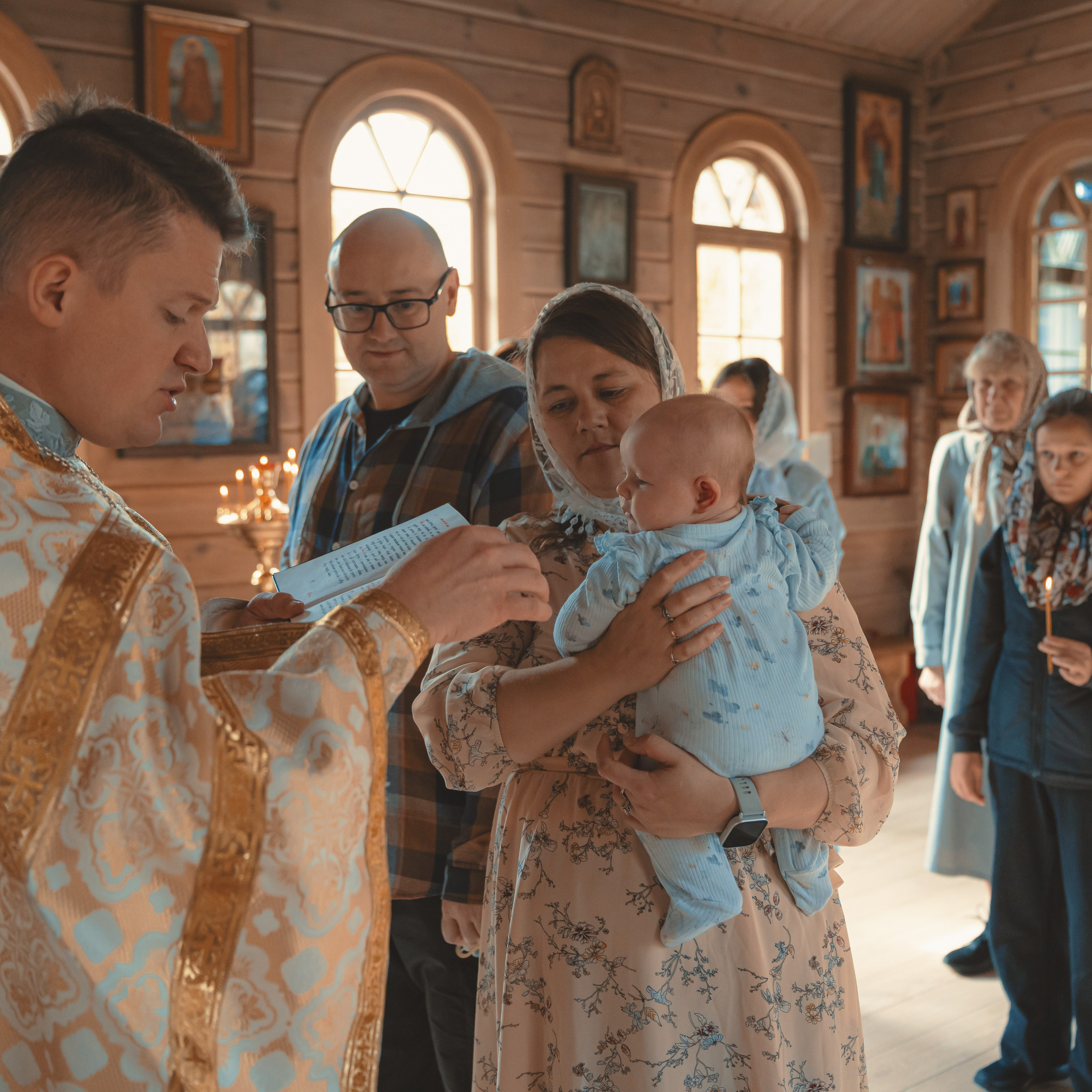 Крещение в Храме Св. Феодора Ушакова в Новогиреево. Семейный фотограф в Москве 📸