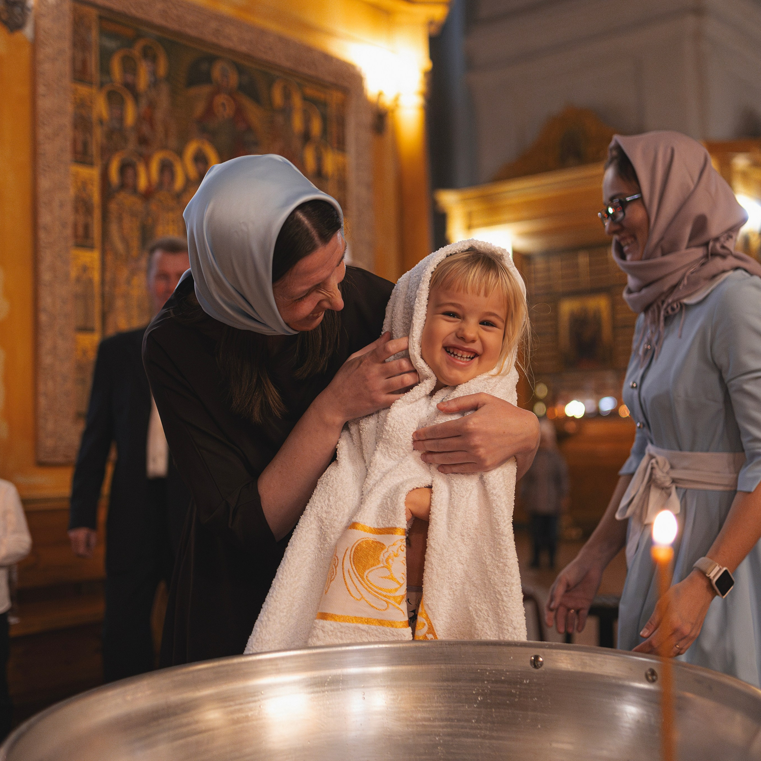 Крещение в Соборе Покрова Пресвятой Богородицы. Семейный фотограф в Москве 📸