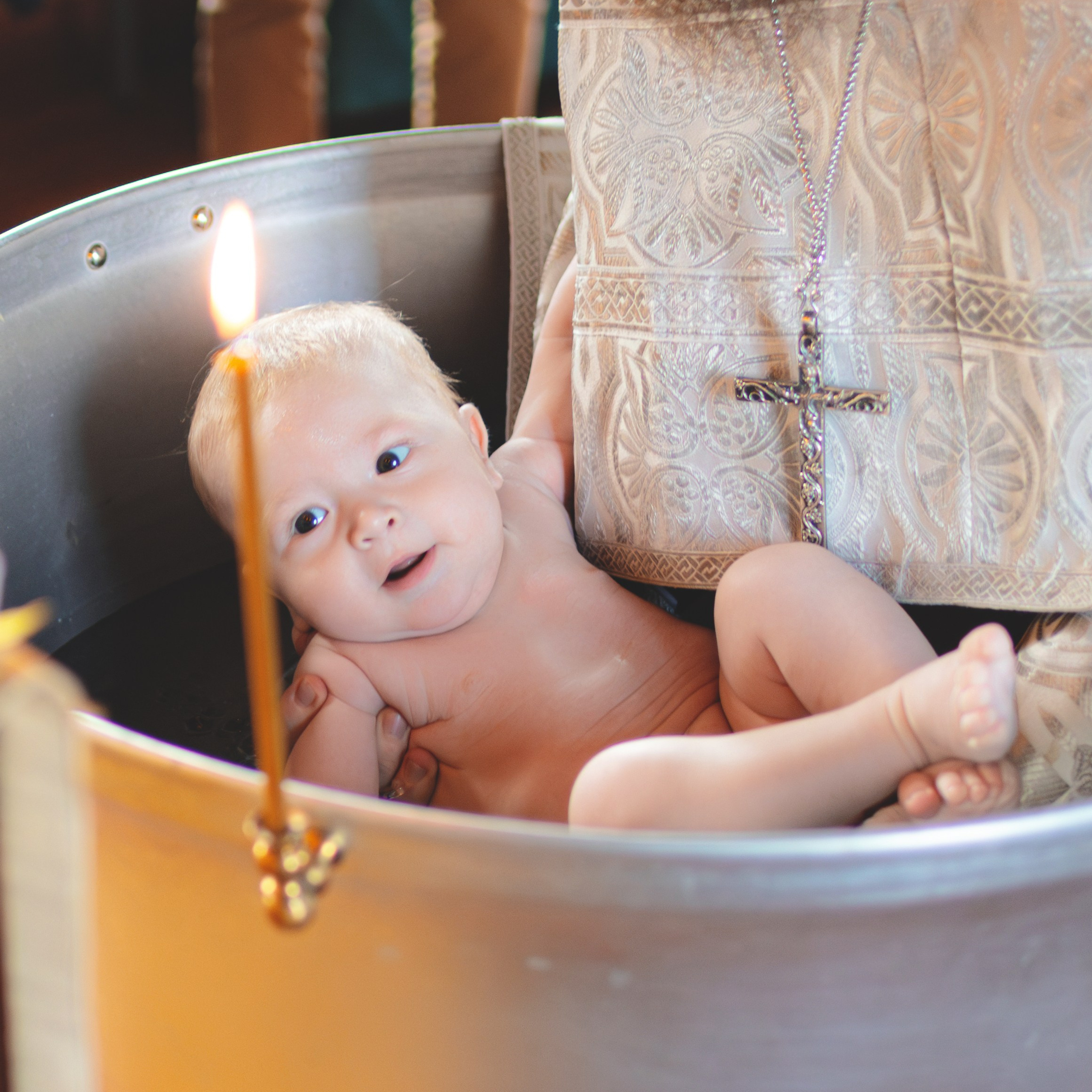 Фотографии с крещения в Церкви Тихона, патриарха Всероссийского. Семейный фотограф в Москве 📸