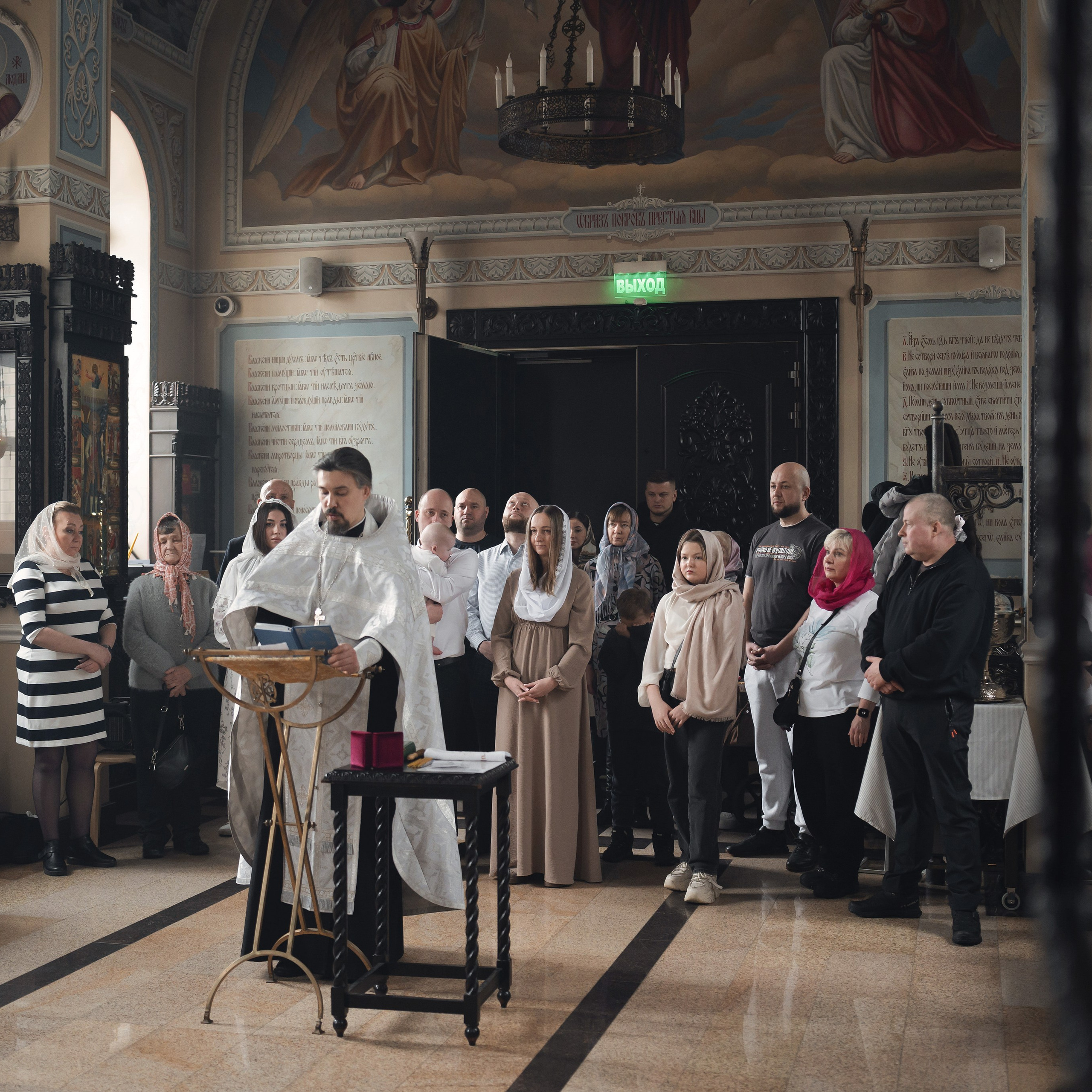 Фотограф на крещение в Церкви Ксении Петербургской. Семейный фотограф в Москве 📸