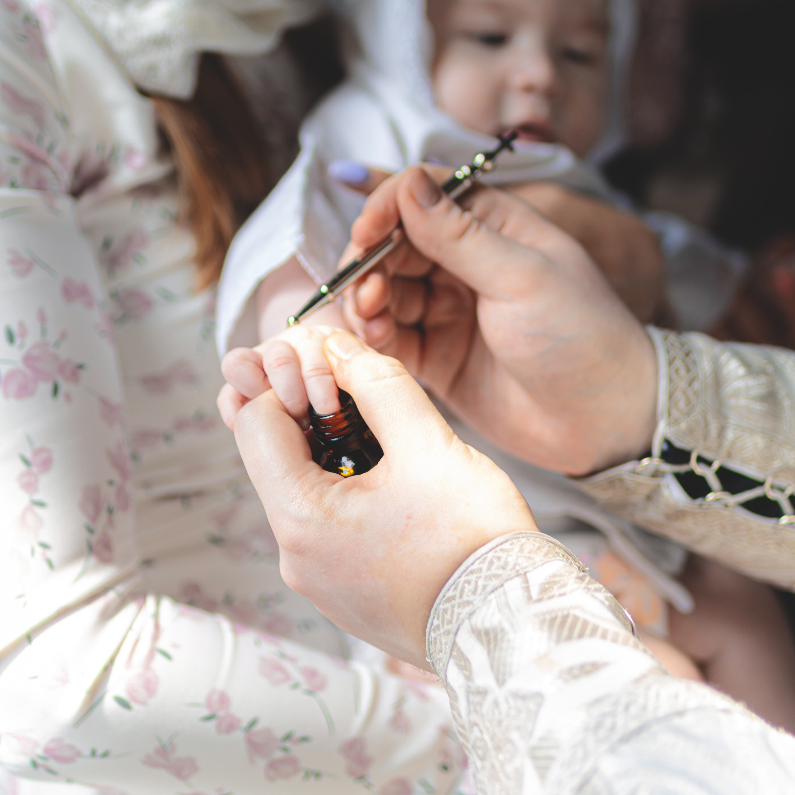 Фотографии с крещения в Церкви Тихона, патриарха Всероссийского. Семейный фотограф в Москве 📸