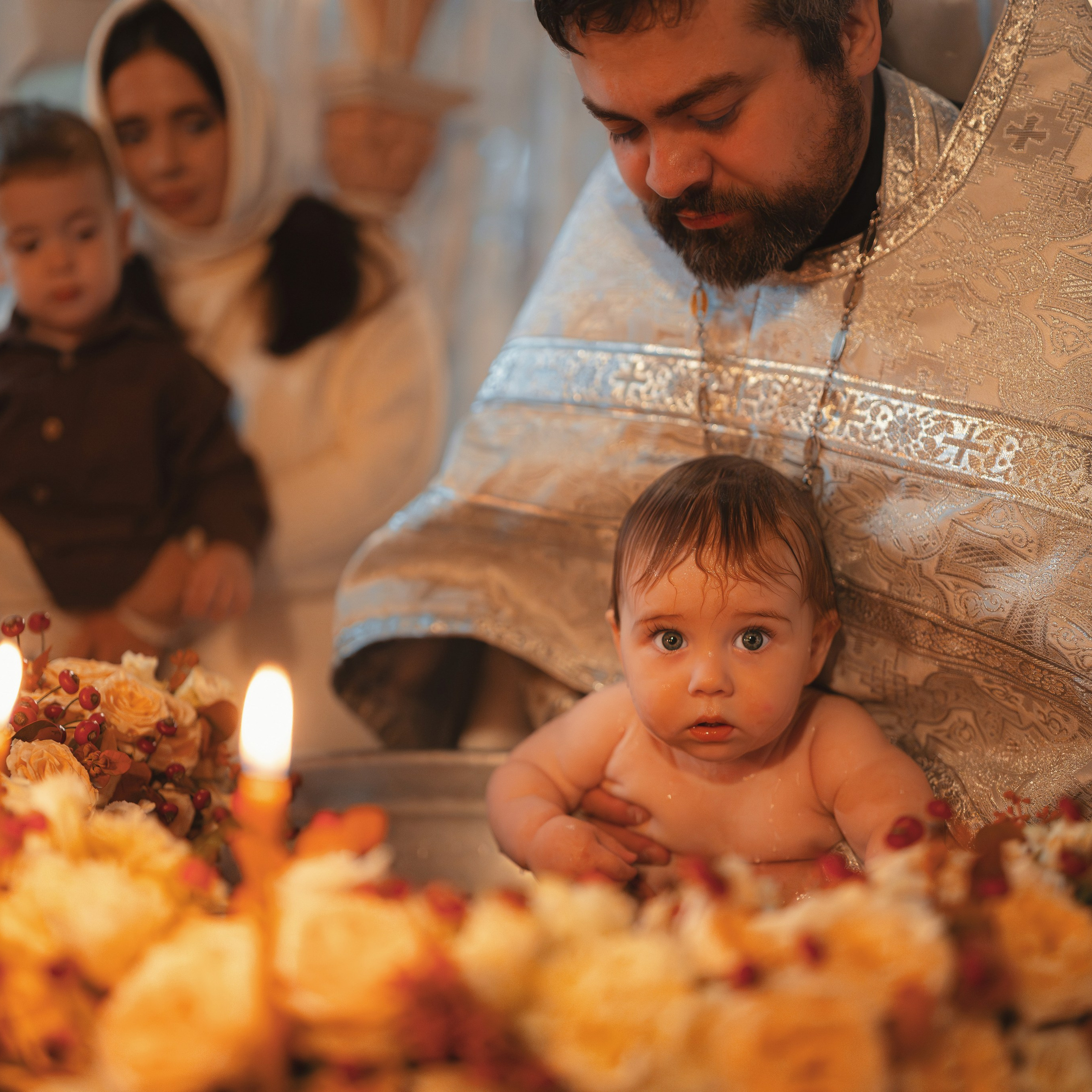Крещение девочки в Храме Воскресения Словущего в Даниловской Слободе. Семейный фотограф в Москве 📸