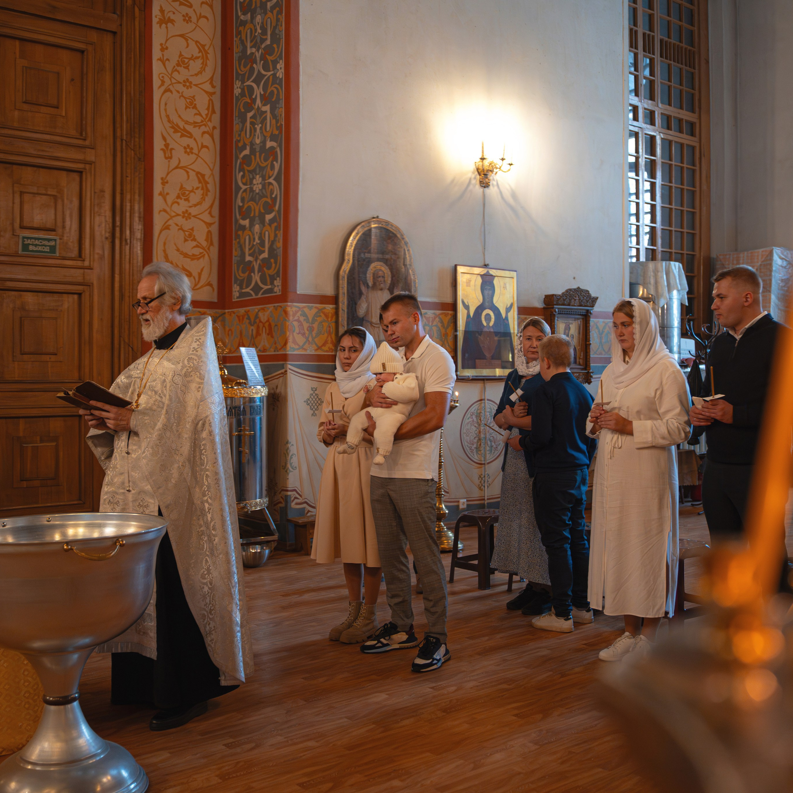 Крещение в Старейшем Соборе Покрова Пресвятой Богородицы в Измайлово. Семейный фотограф в Москве 📸