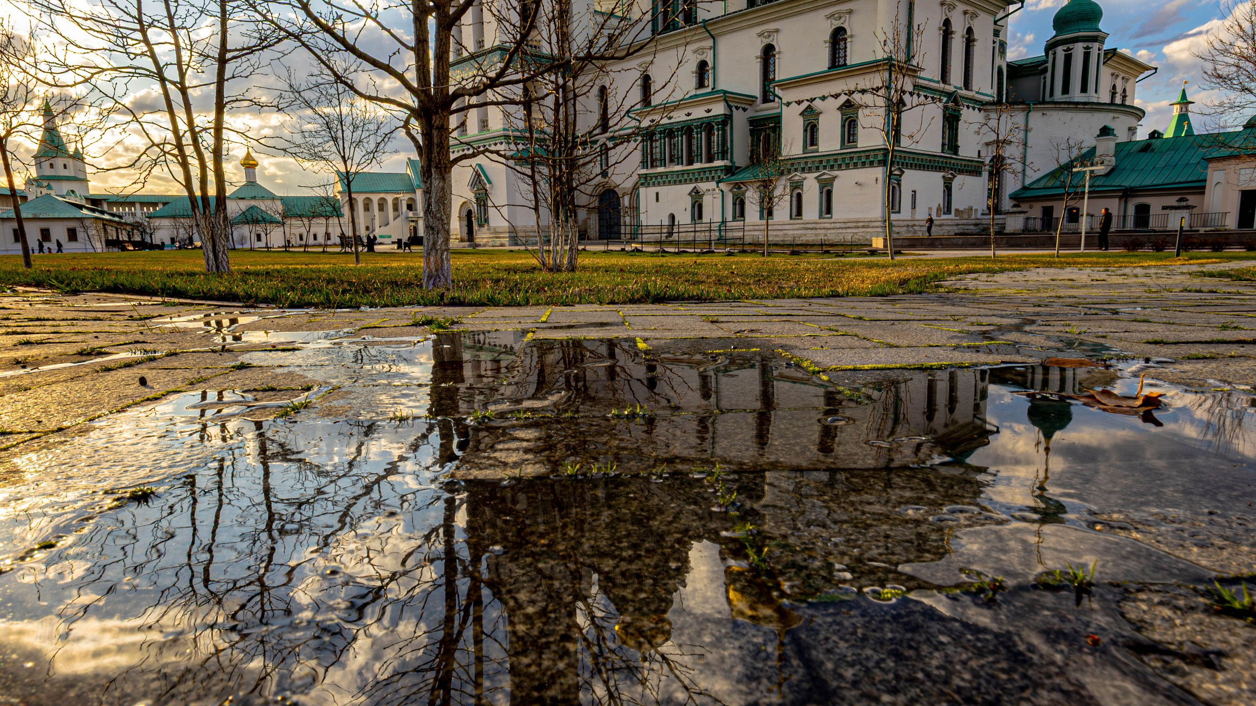 По&nbsp;Святым местам