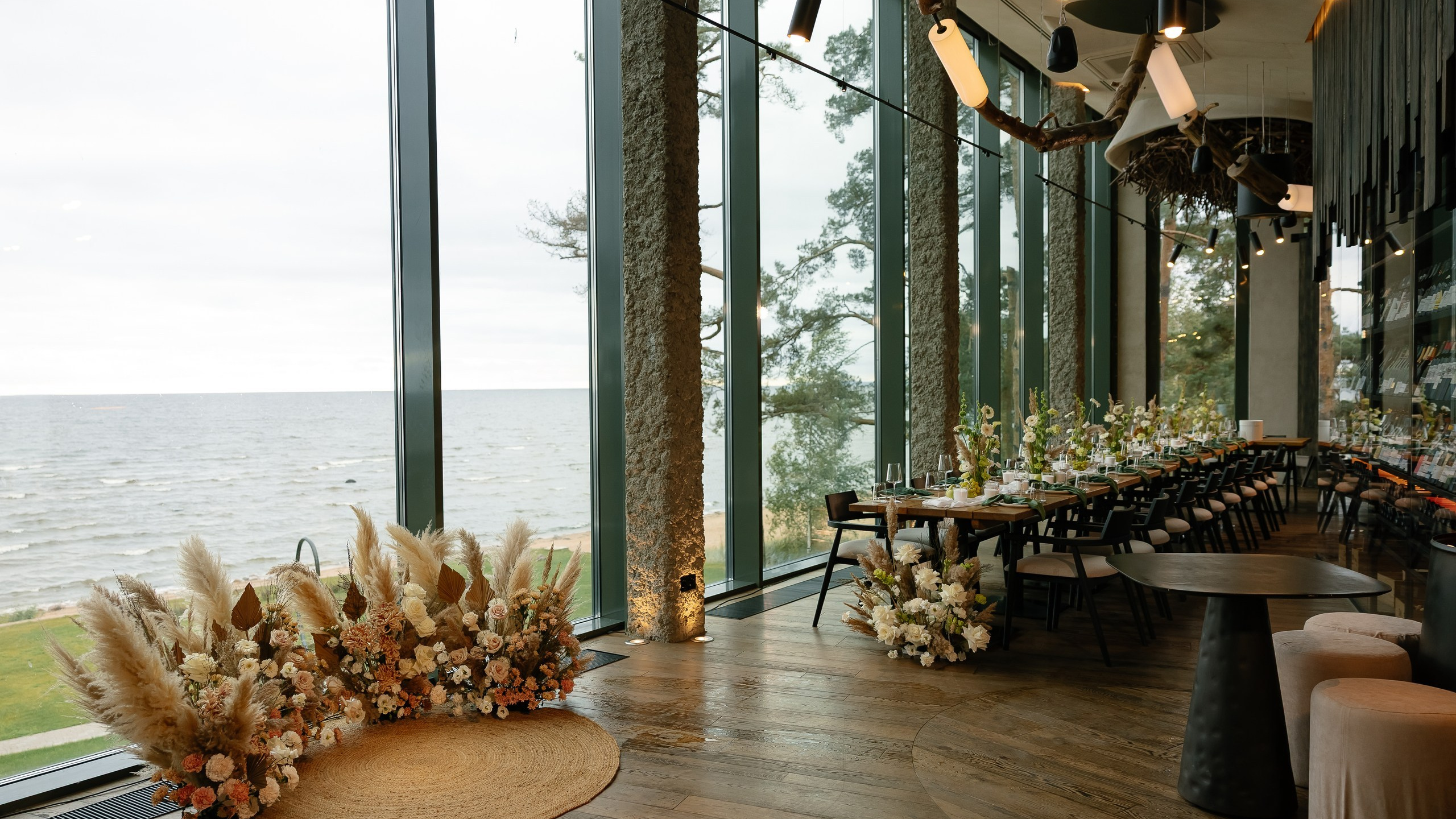 семейный банкет у&nbsp;залива