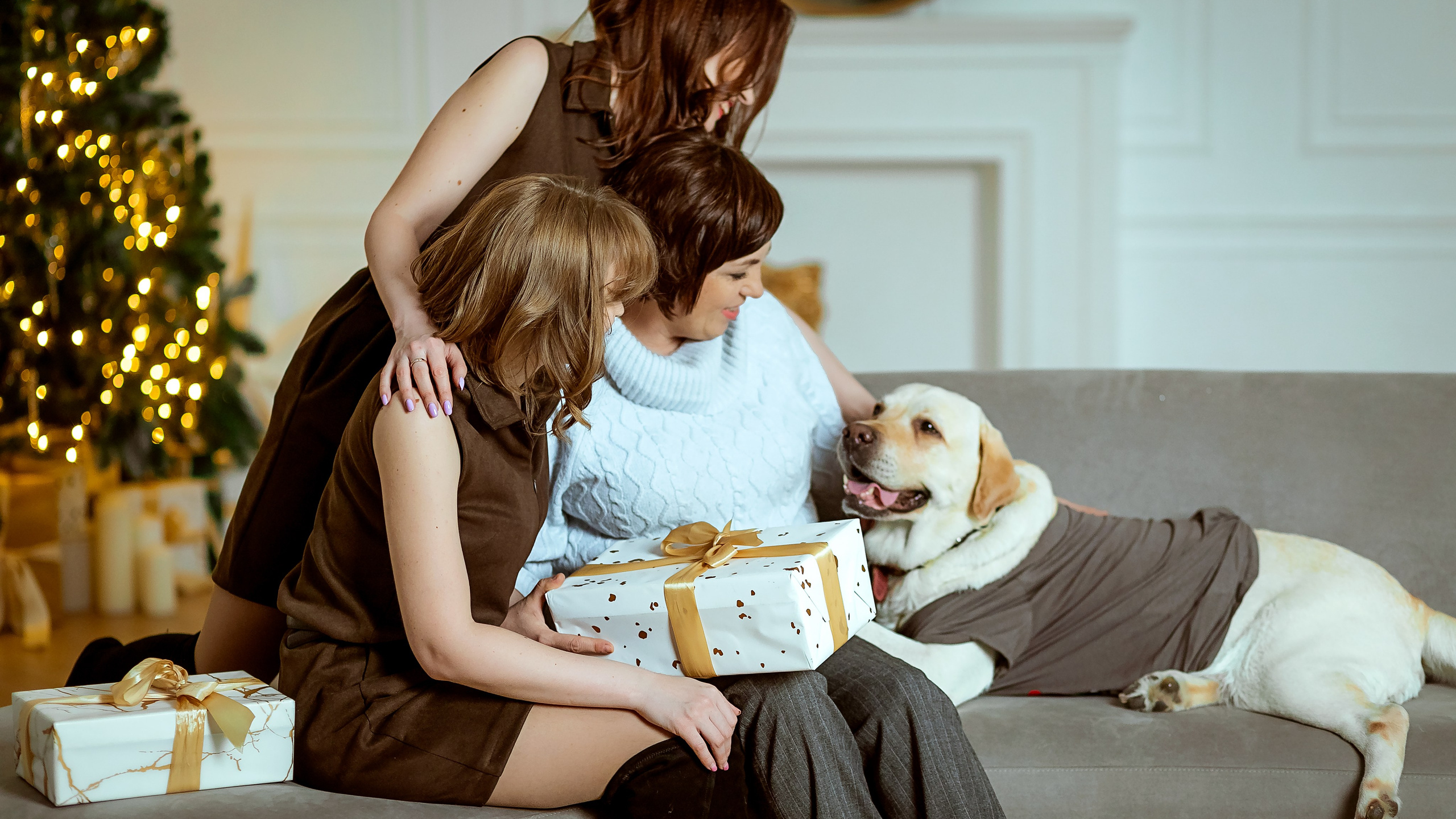 Лена и Лола