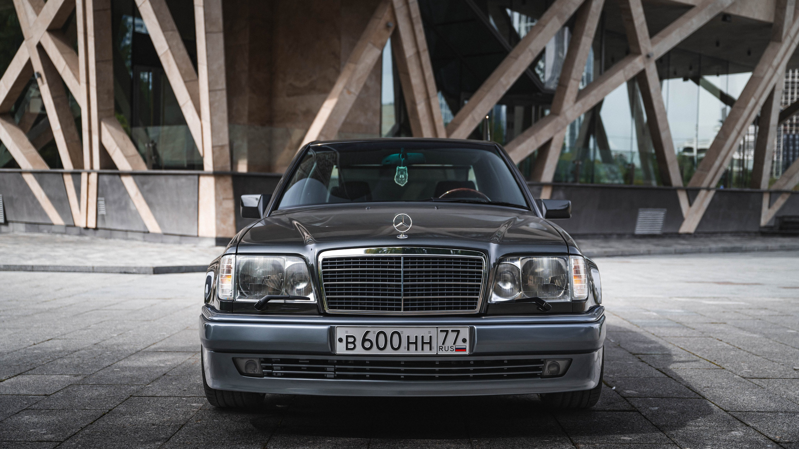 MB w124 E500 «Волчок»