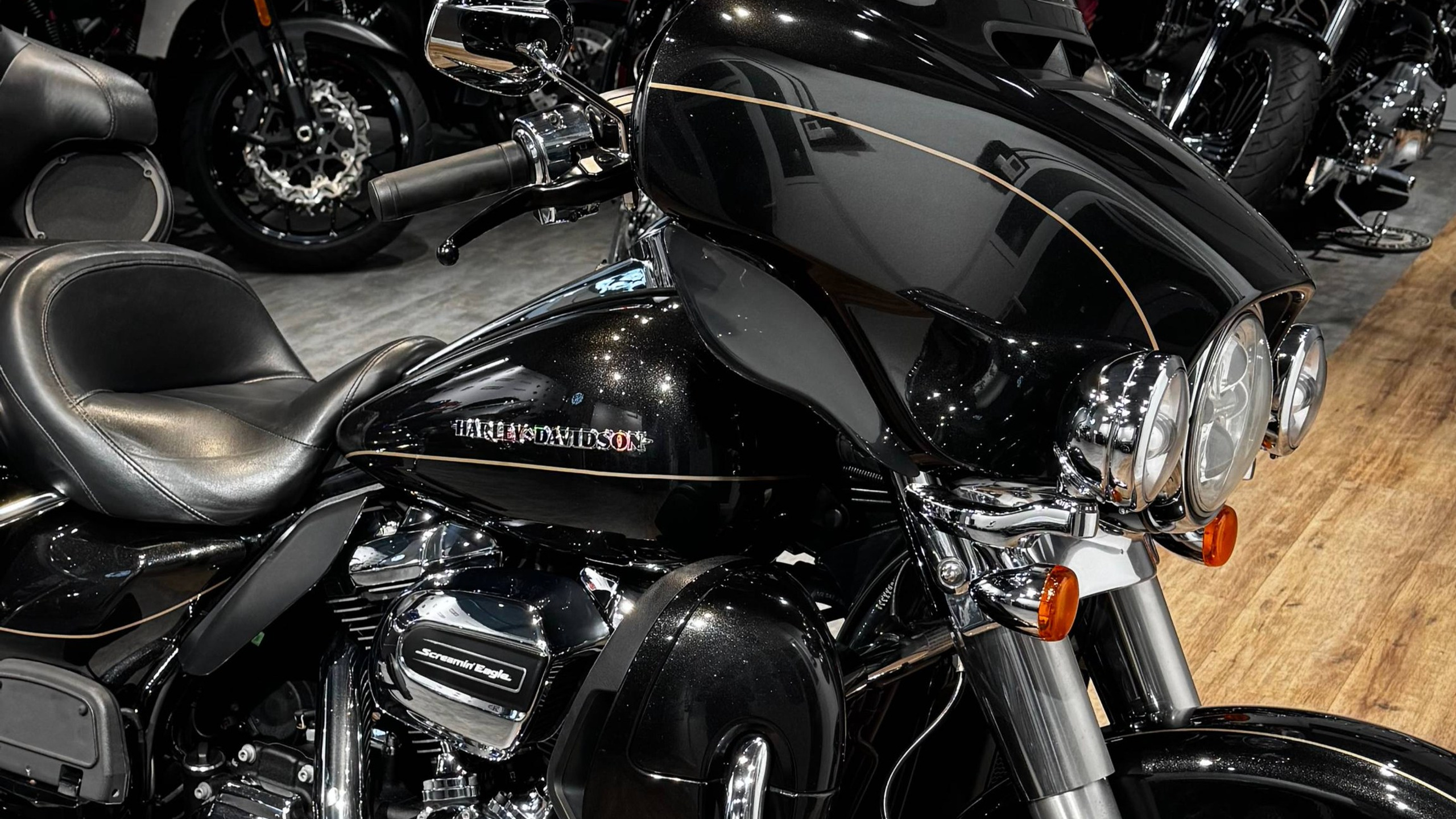 Мотоциклы Harley-Davidson 2017 Electra Glide Limited (Black Tempest) (Touring)  — купить мотоцикл. Hello Davidson, Москва. Только хорошие мотоциклы…